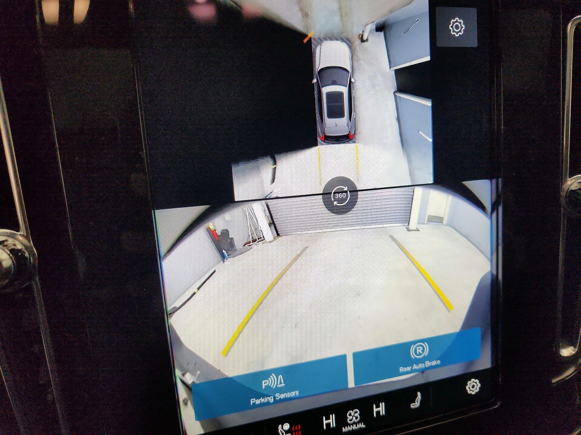 Thumbnail: 2024 Volvo XC40 - 15