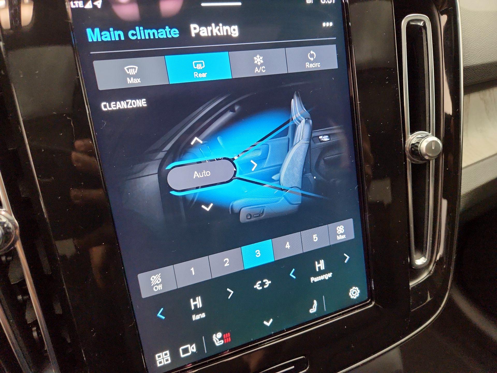 Thumbnail: 2024 Volvo XC40 - 17