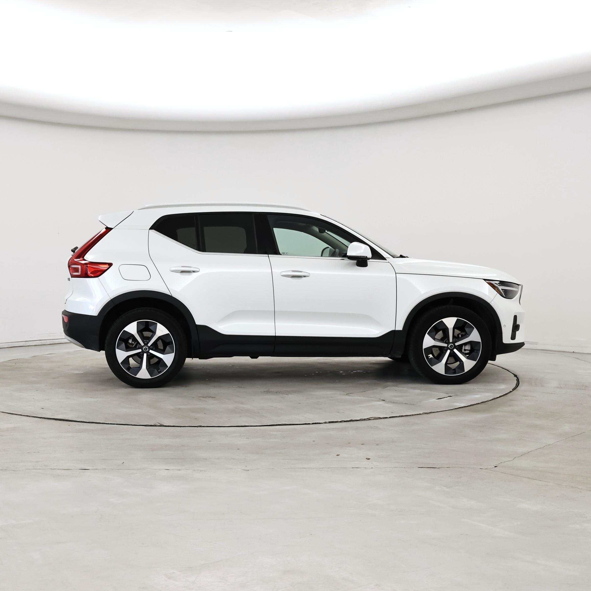 Thumbnail: 2024 Volvo XC40 - 7