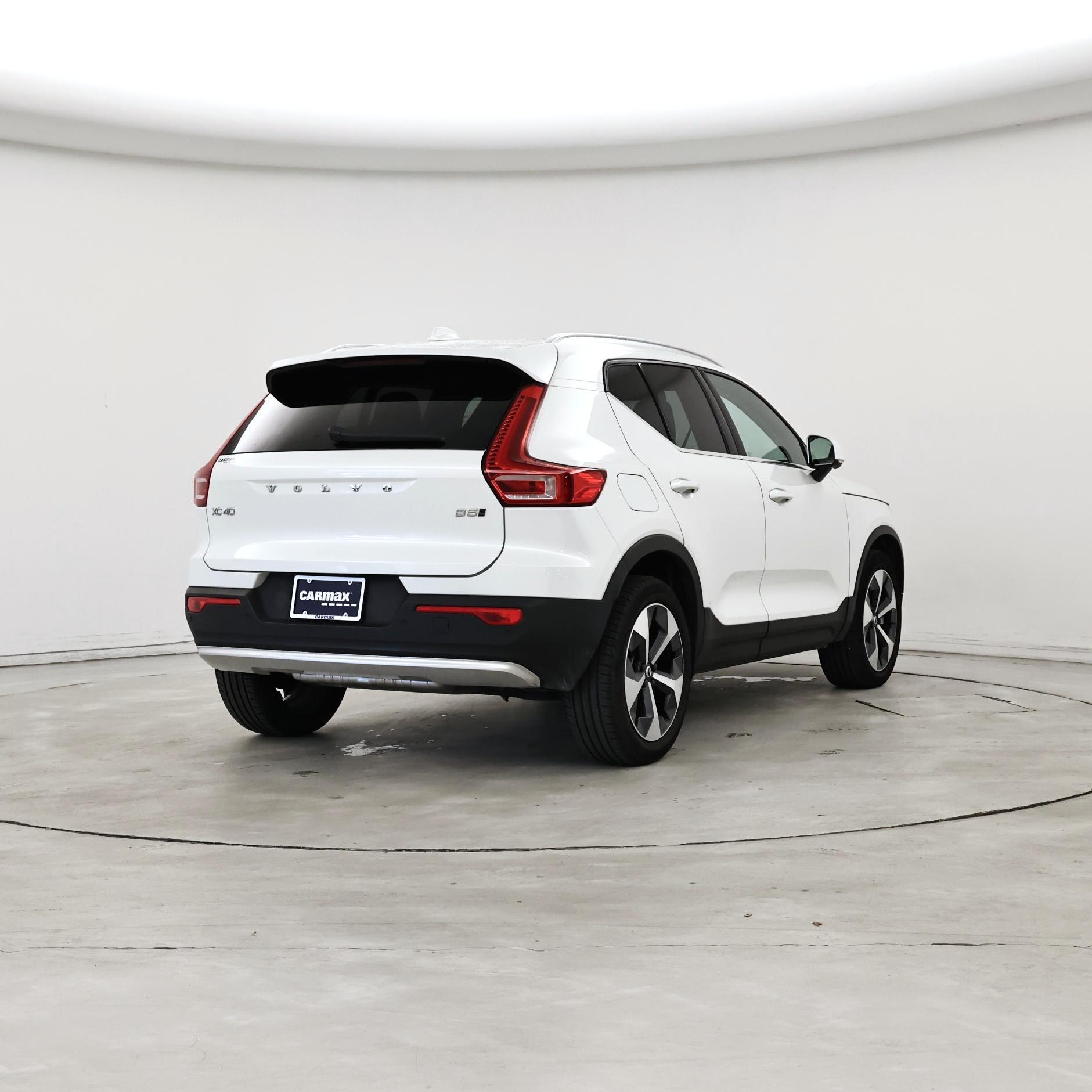 Thumbnail: 2024 Volvo XC40 - 8