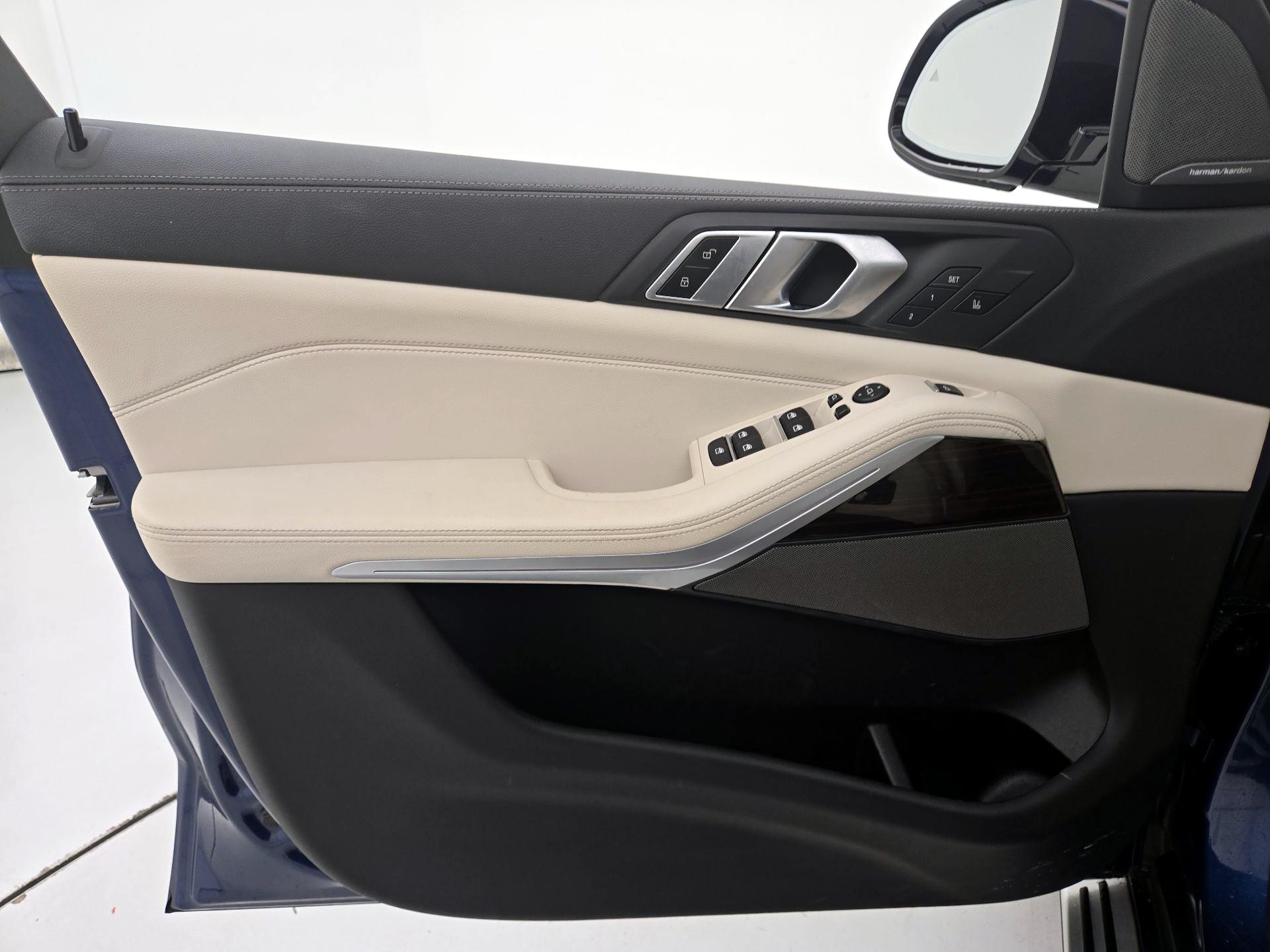 Thumbnail: 2021 BMW X5 - 12