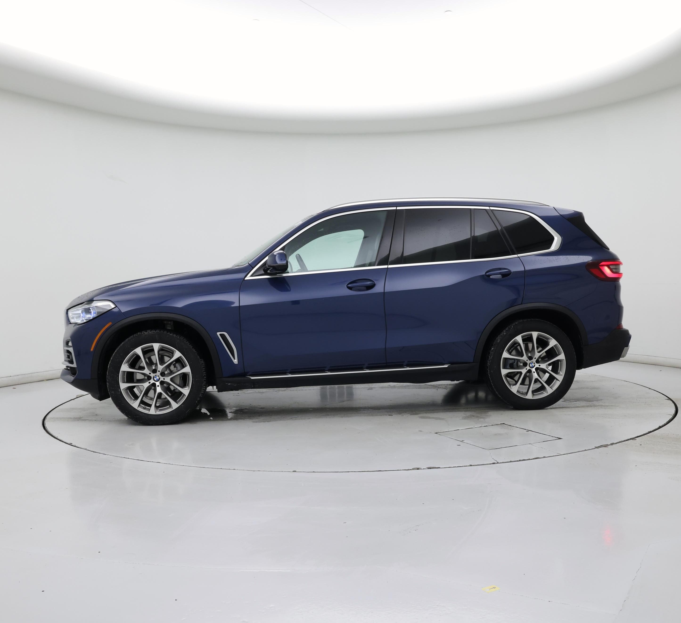 Thumbnail: 2021 BMW X5 - 3