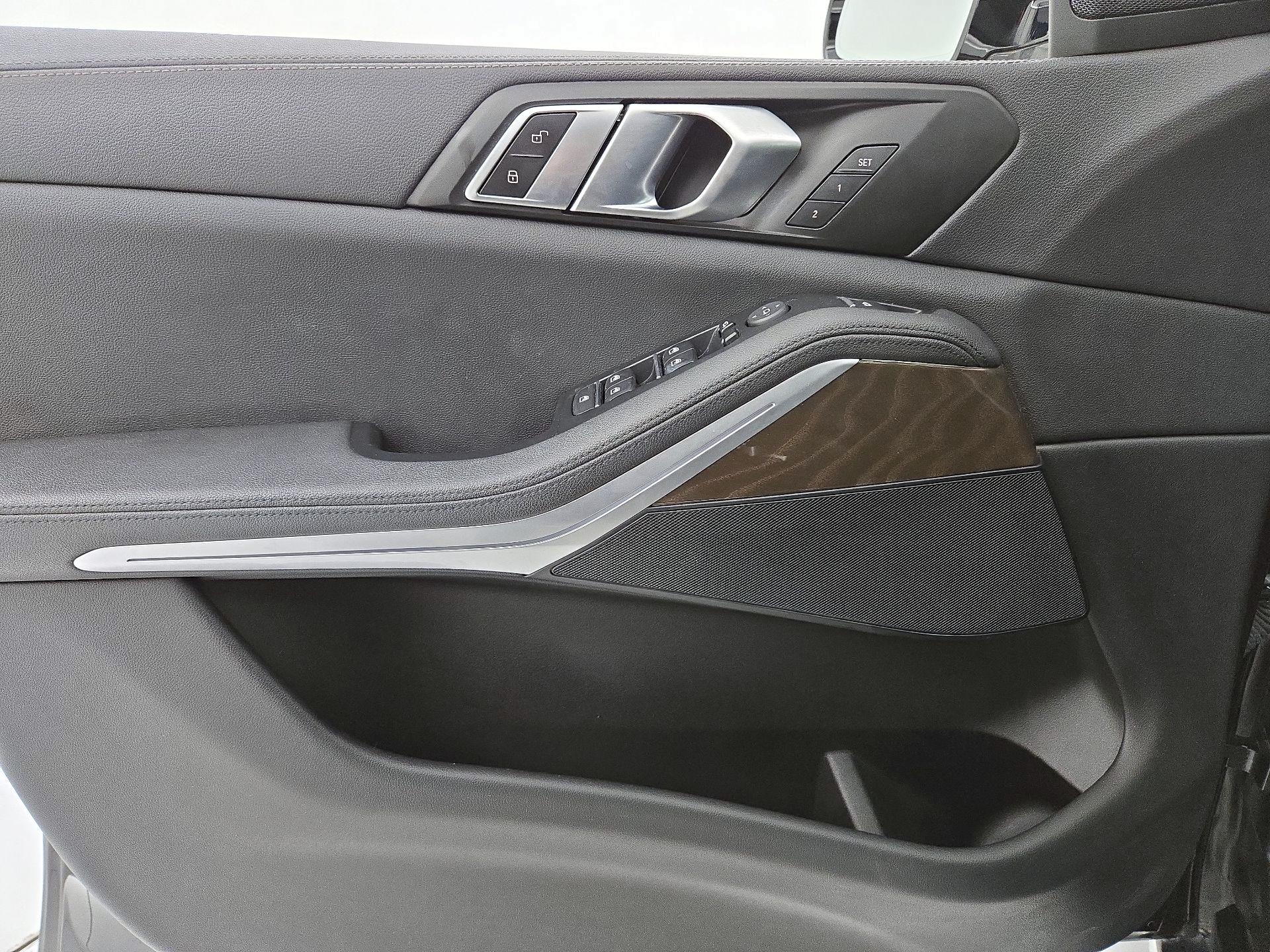 Thumbnail: 2022 BMW X5 - 12