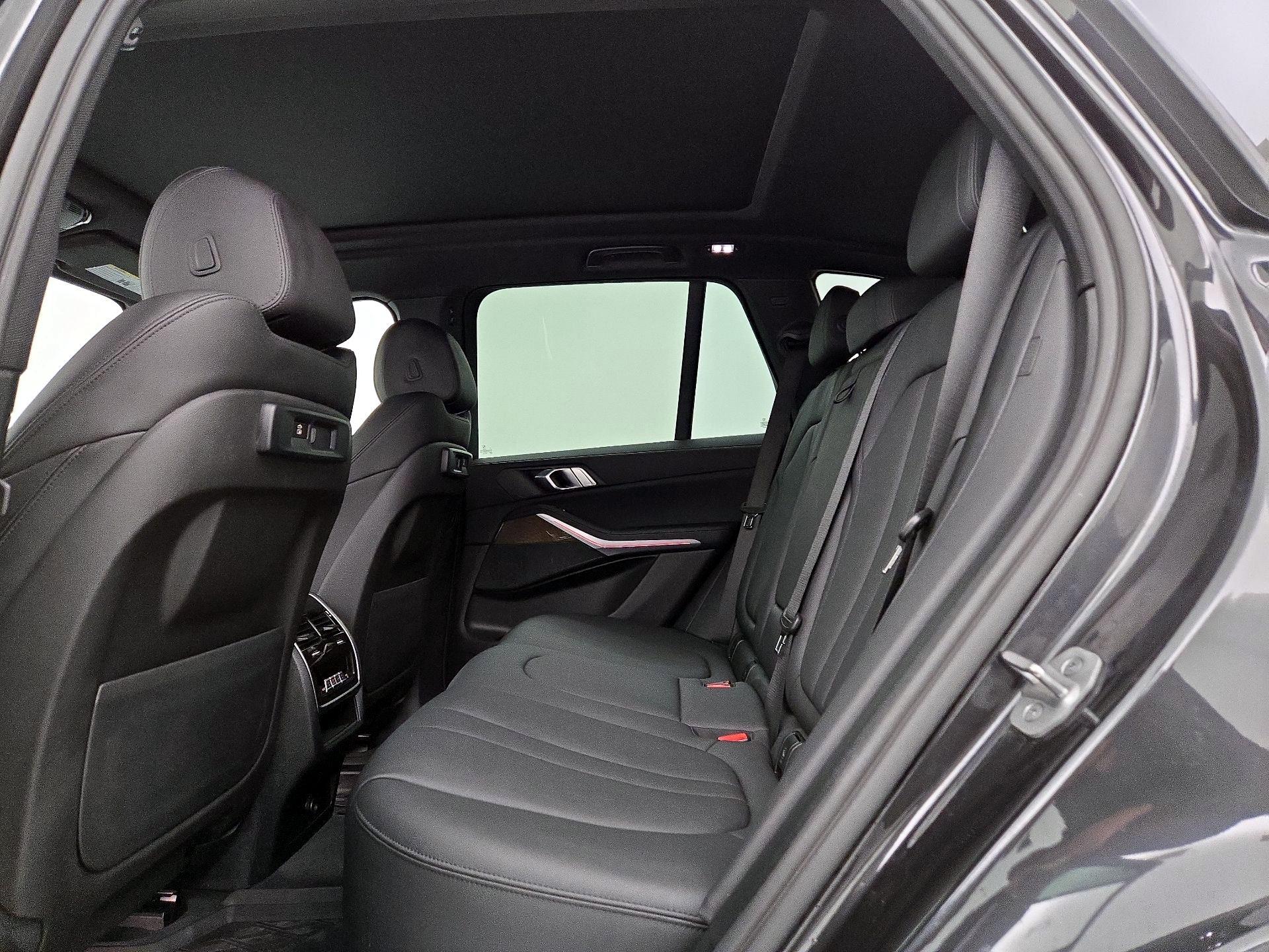 Thumbnail: 2022 BMW X5 - 20