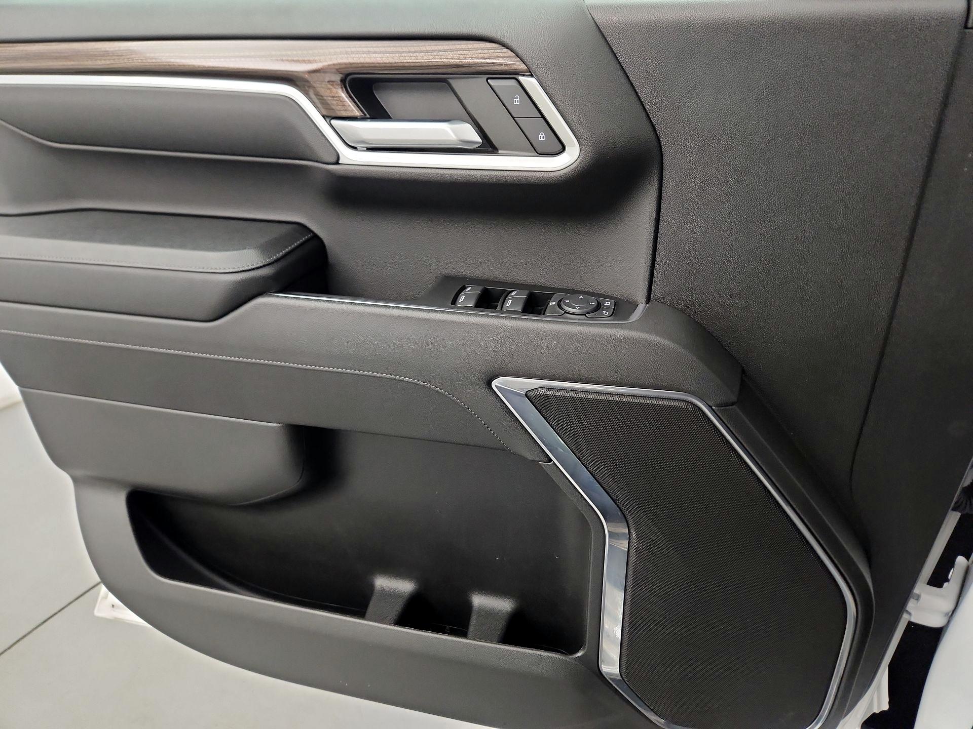 Thumbnail: 2023 Chevrolet Silverado 1500 - 10