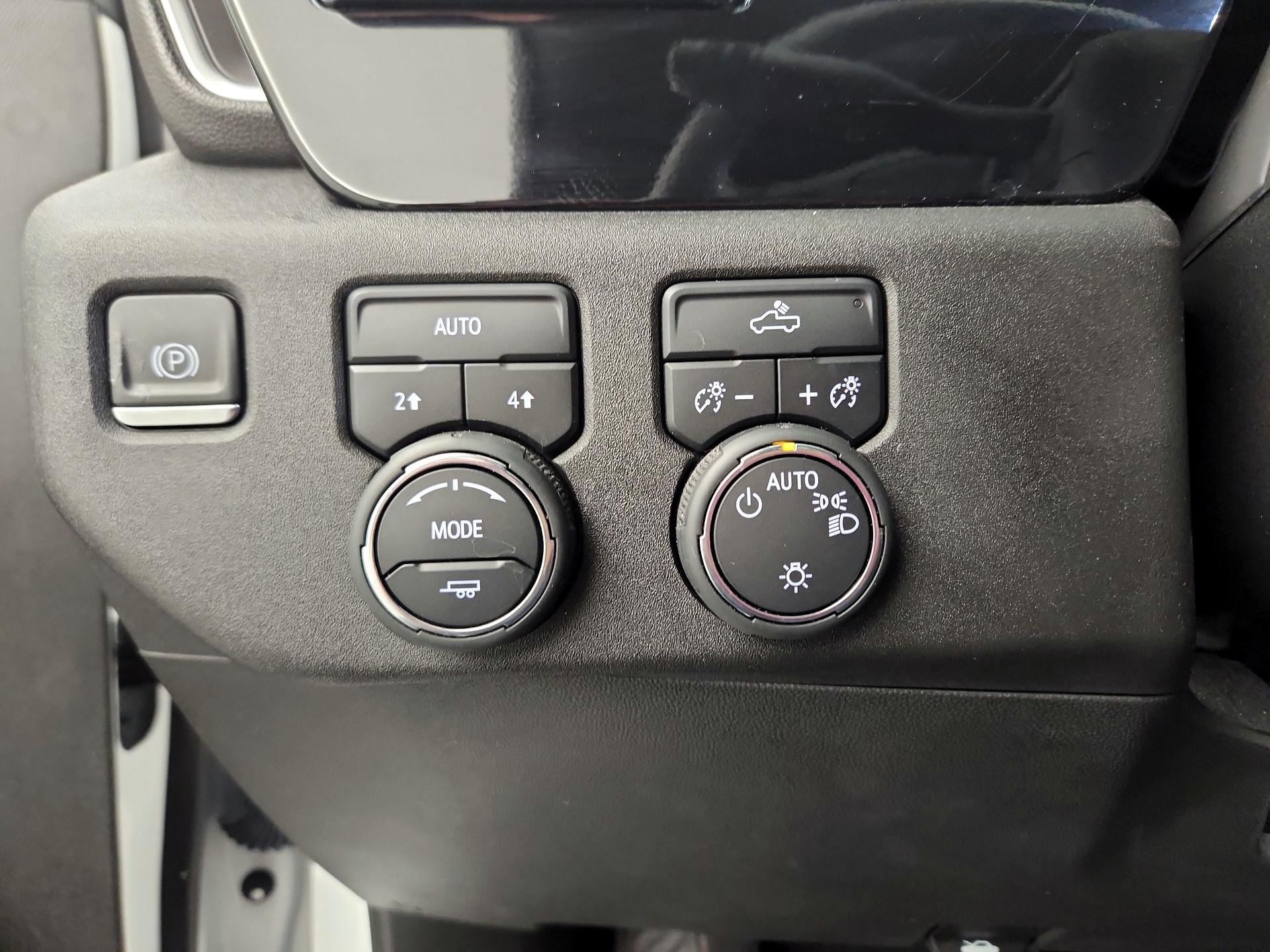 Thumbnail: 2023 Chevrolet Silverado 1500 - 11