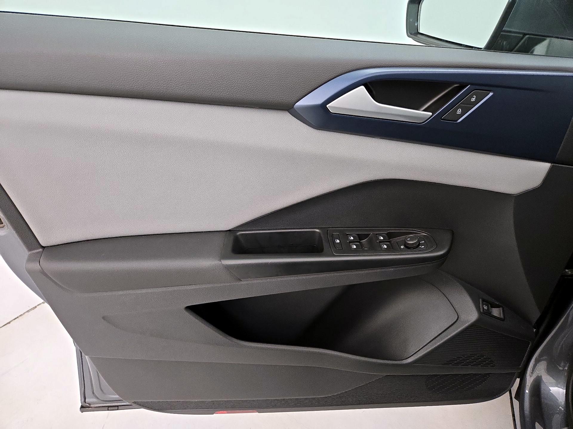 Thumbnail: 2022 Volkswagen Taos - 12