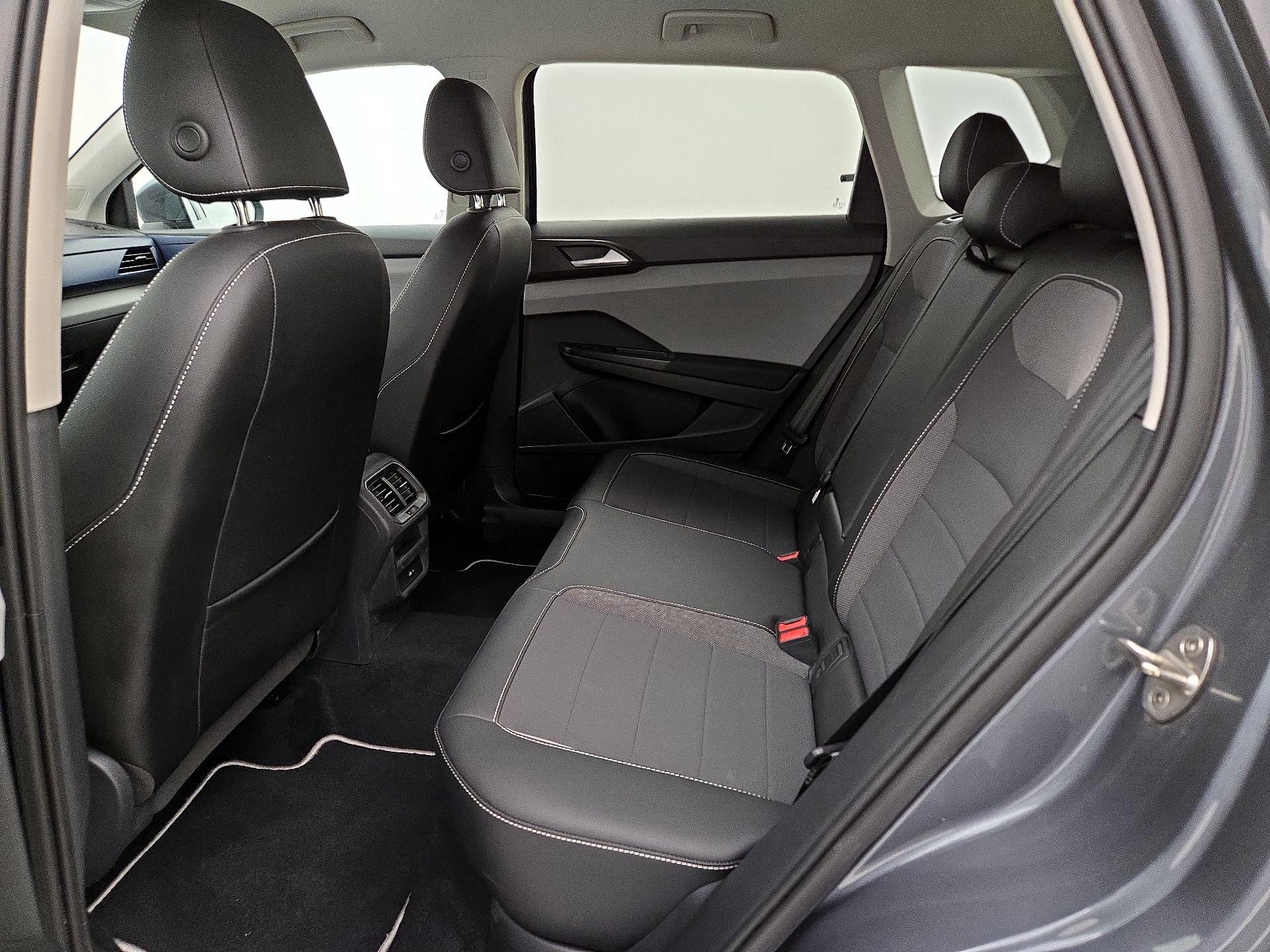 Thumbnail: 2022 Volkswagen Taos - 19