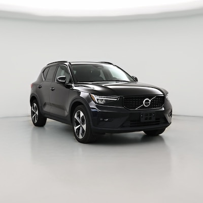 2023 Volvo XC40 B5 Plus Dark Theme