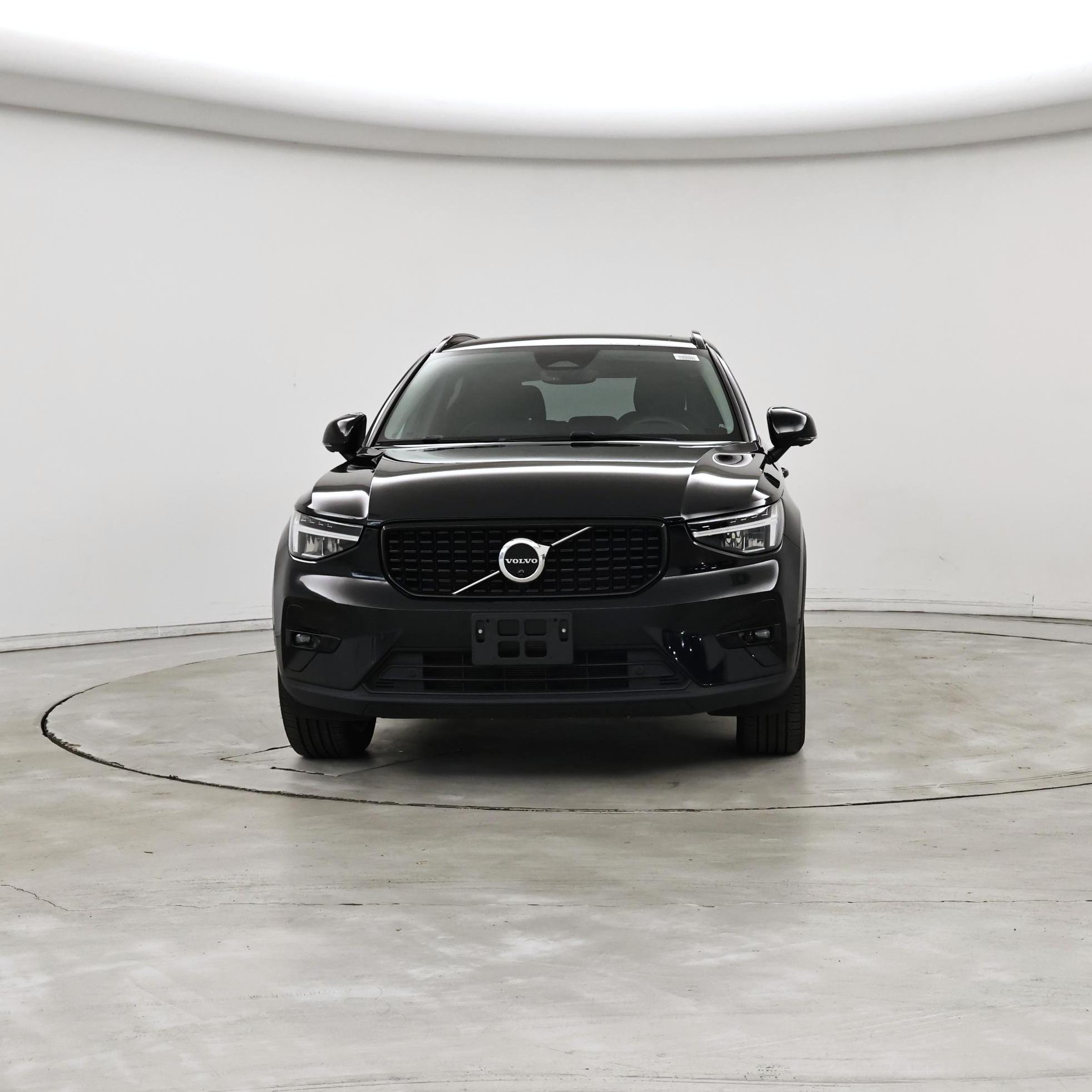 Thumbnail: 2023 Volvo XC40 - 5