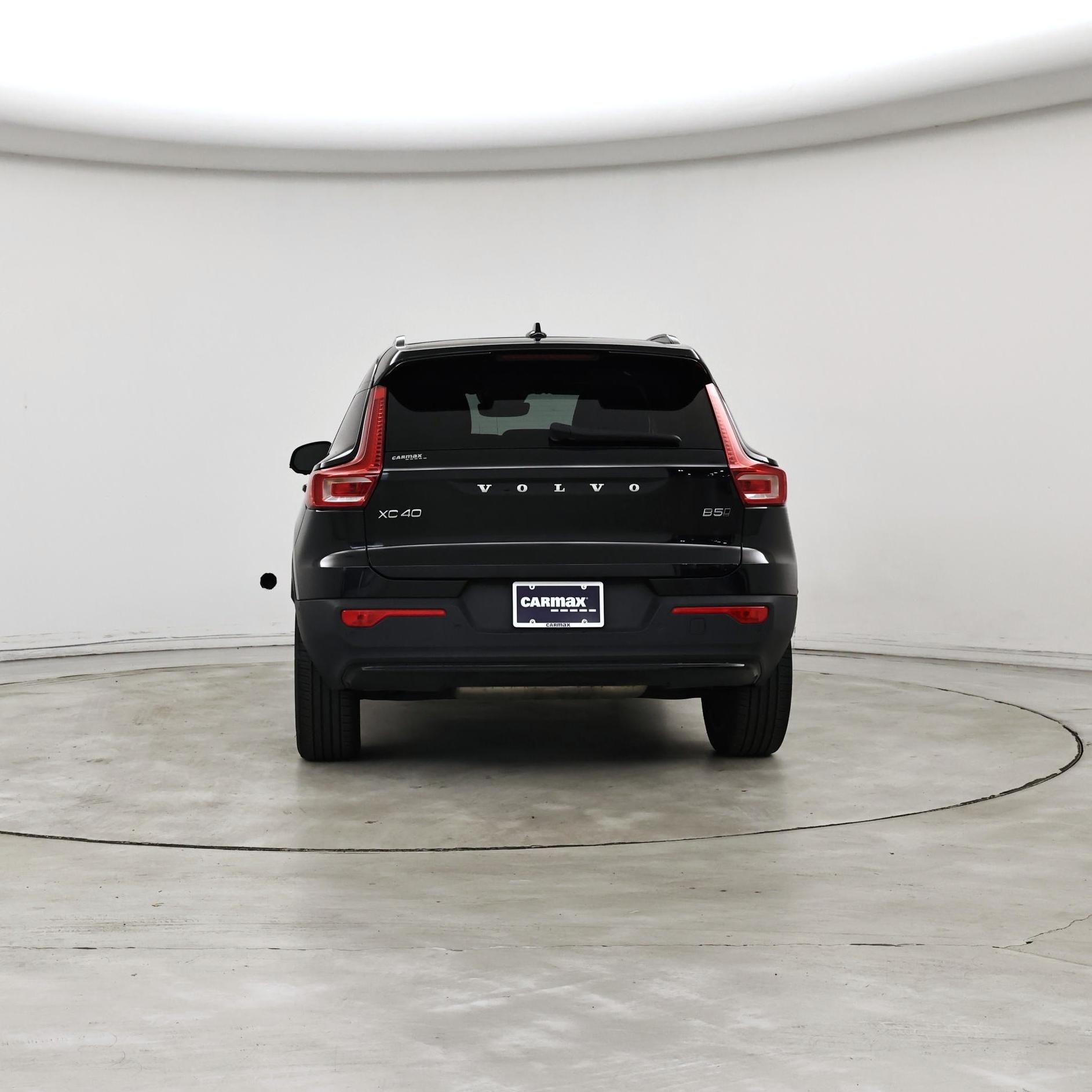 Thumbnail: 2023 Volvo XC40 - 6