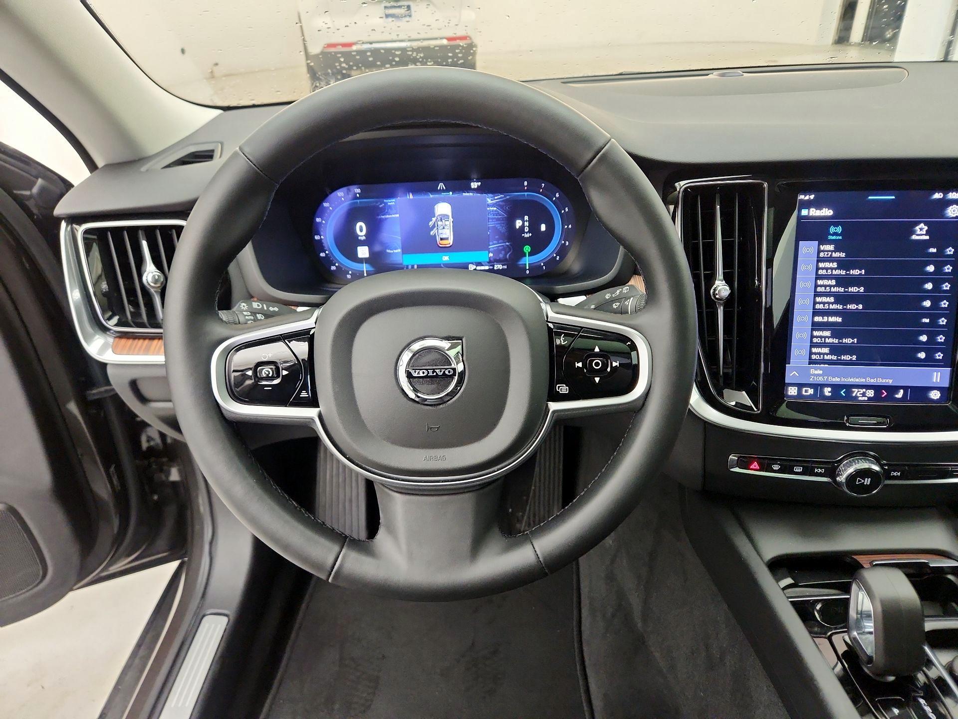 Thumbnail: 2025 Volvo S60 - 10