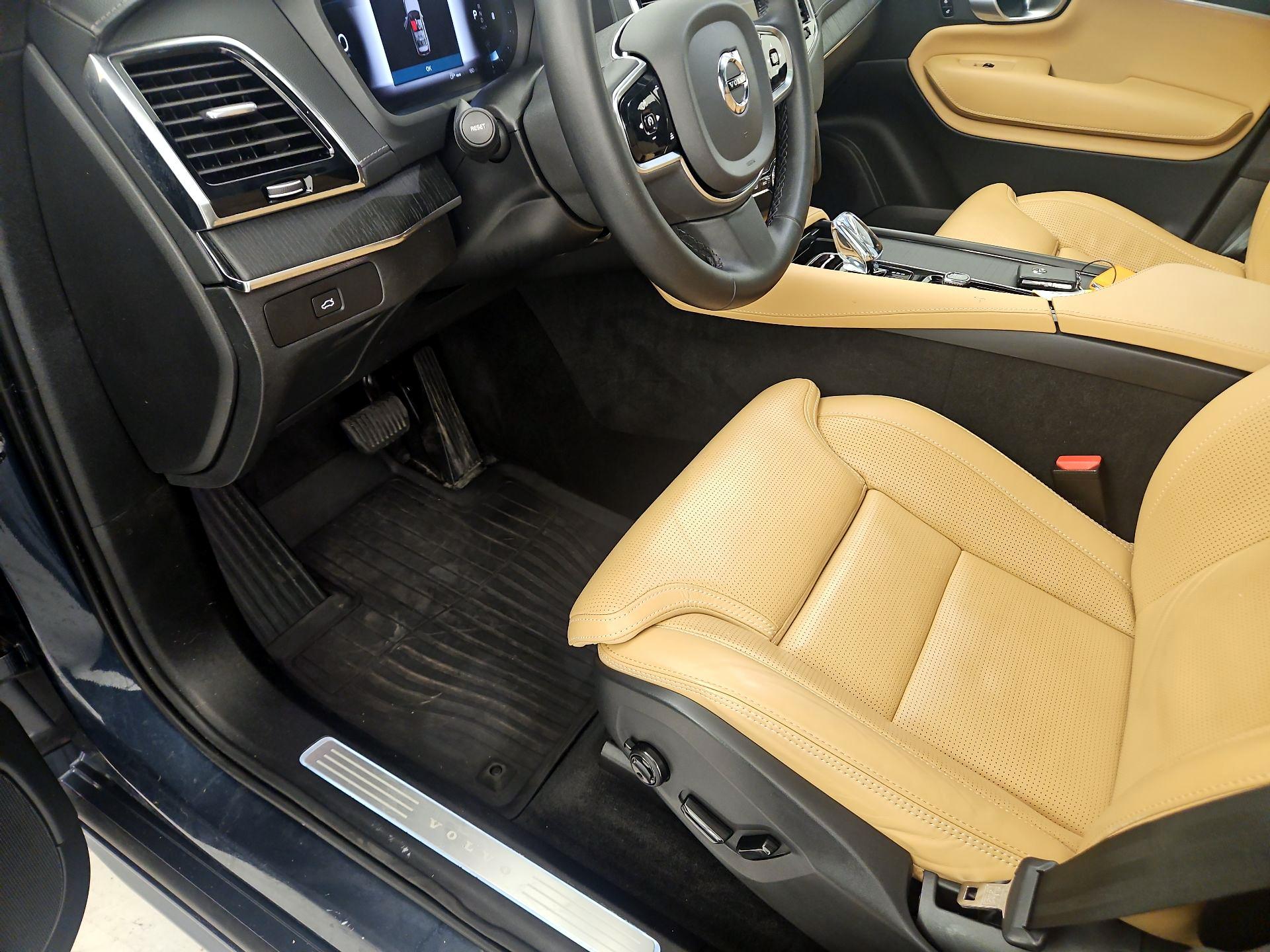 Thumbnail: 2023 Volvo XC90 - 11