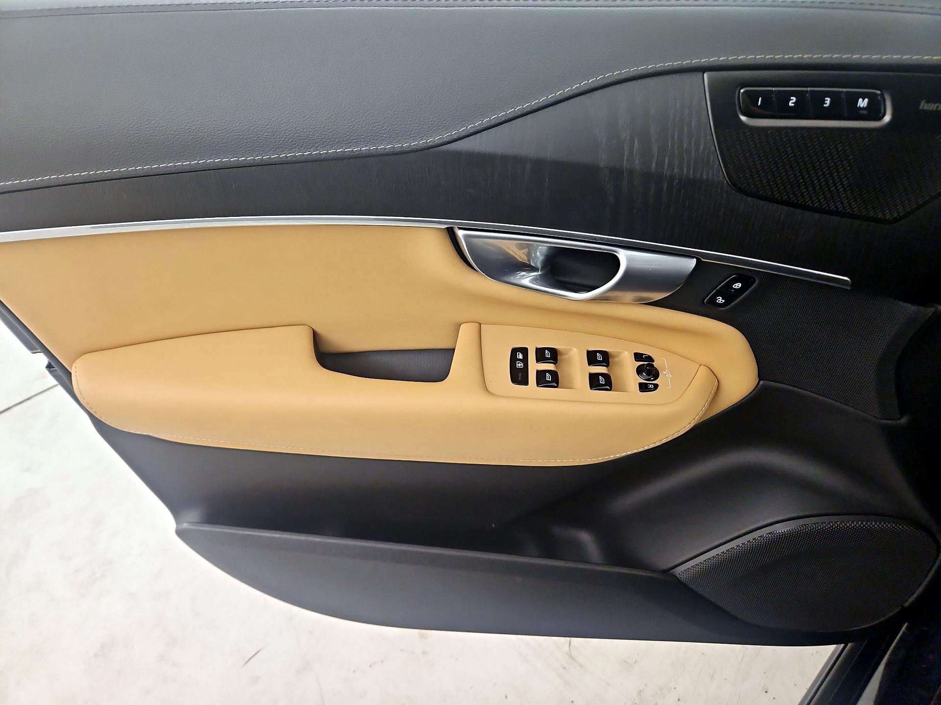 Thumbnail: 2023 Volvo XC90 - 12