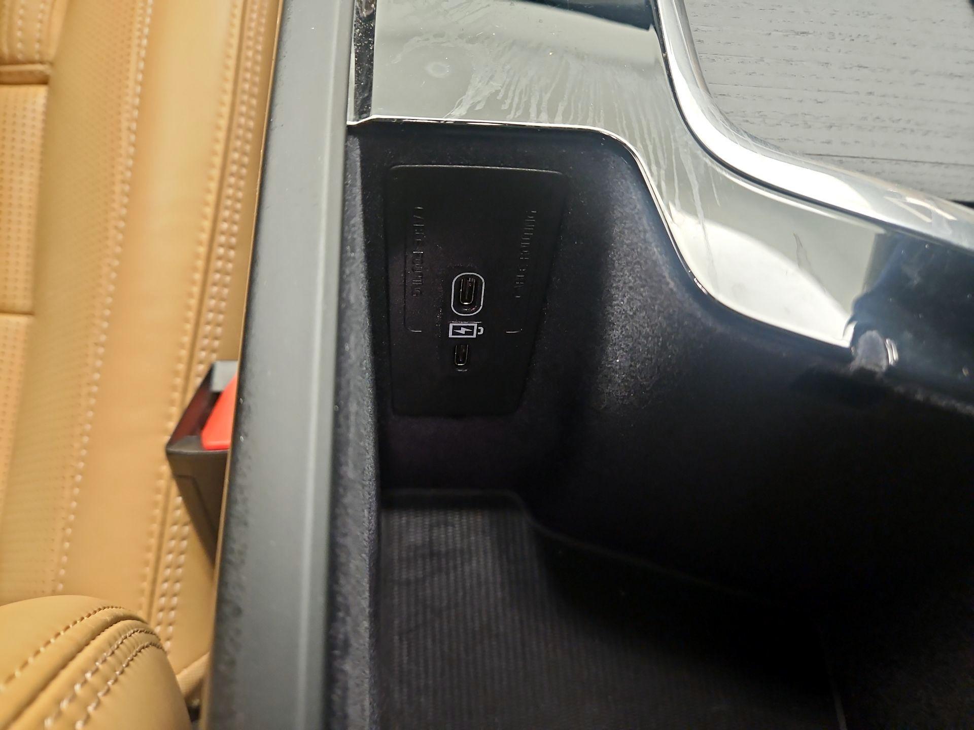 Thumbnail: 2023 Volvo XC90 - 18