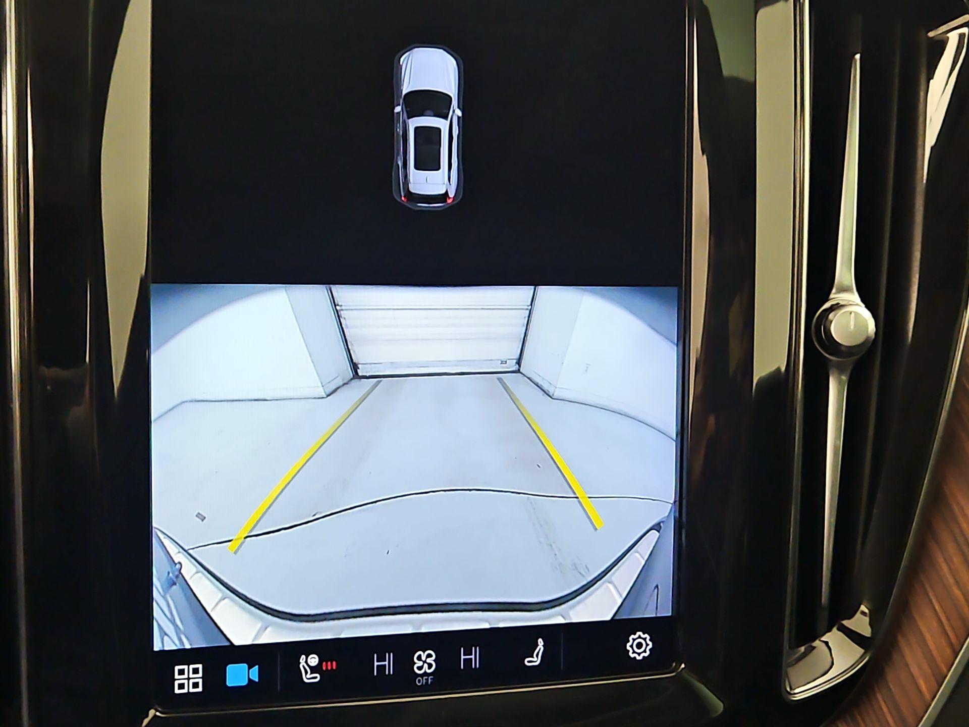 Thumbnail: 2023 Volvo XC60 - 15