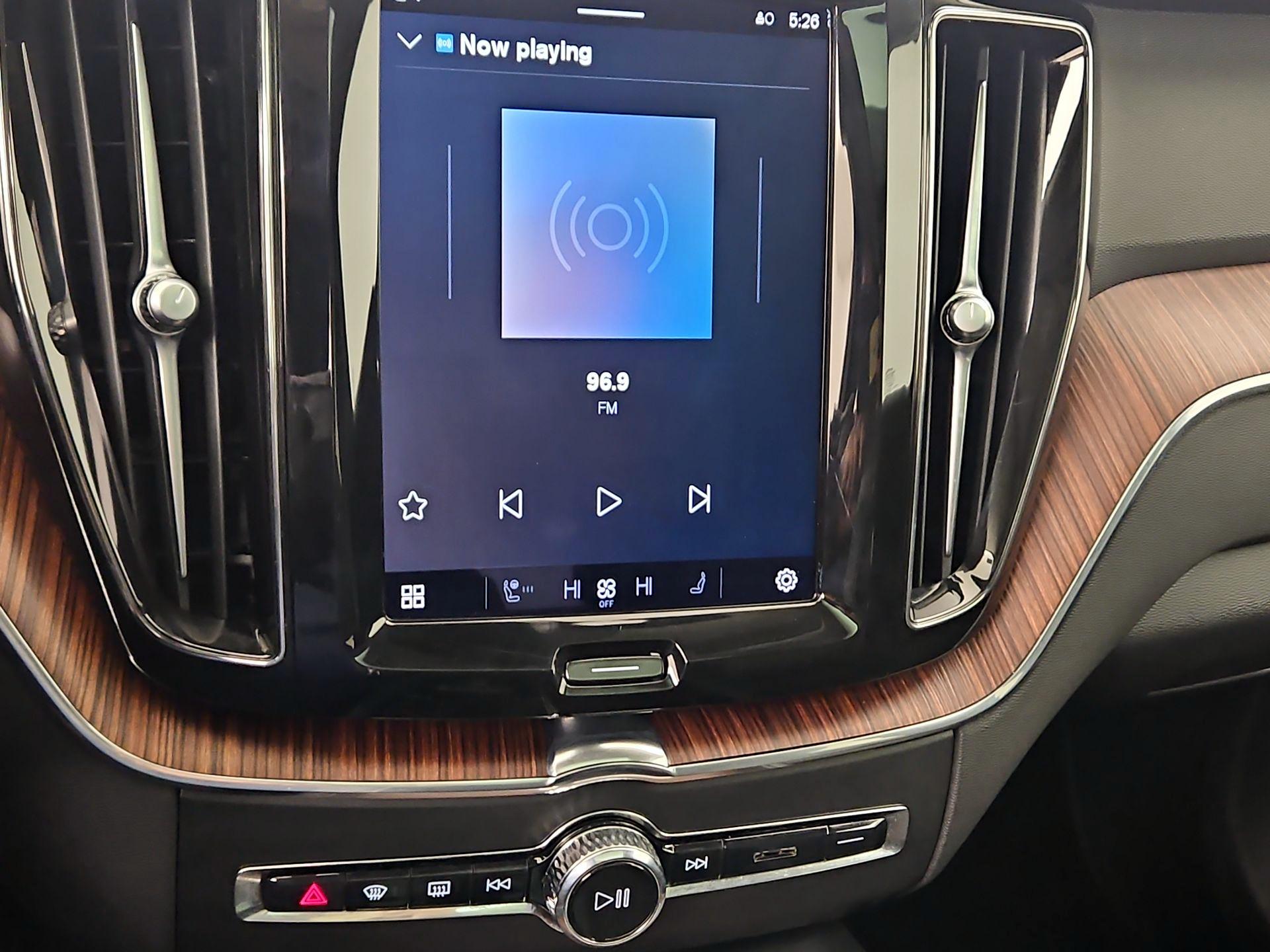 Thumbnail: 2023 Volvo XC60 - 16