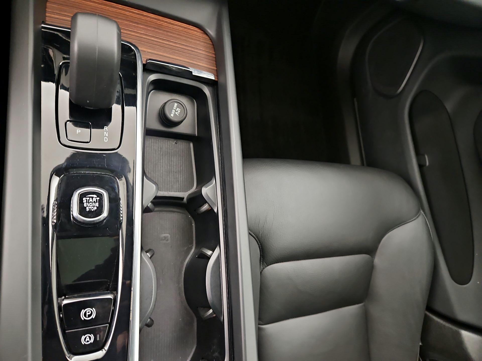 Thumbnail: 2023 Volvo XC60 - 18