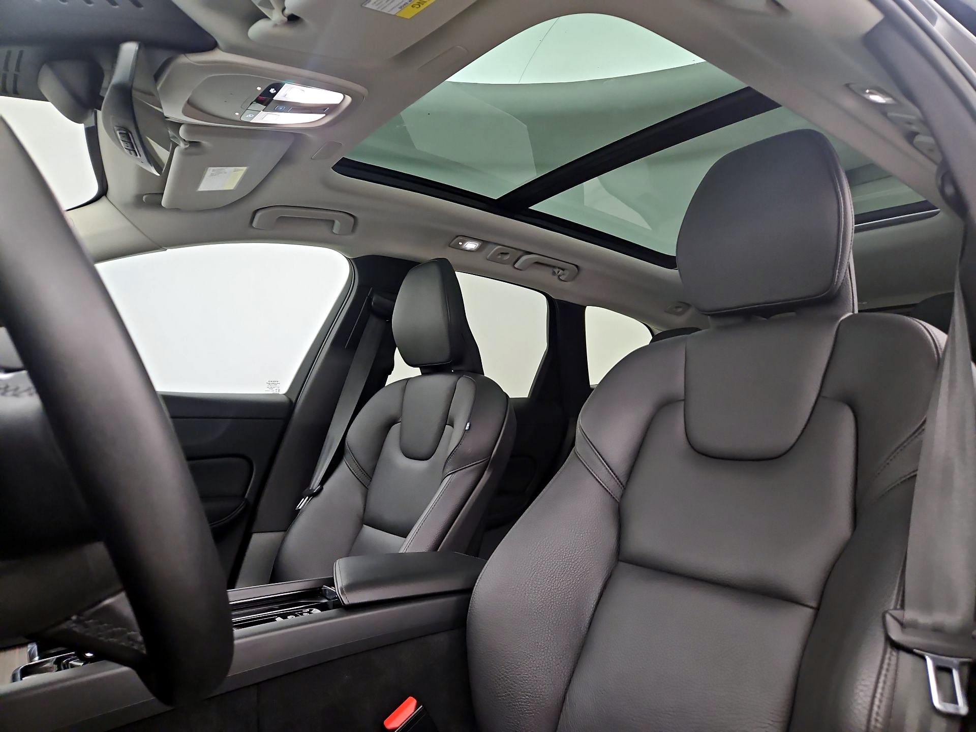 Thumbnail: 2023 Volvo XC60 - 20