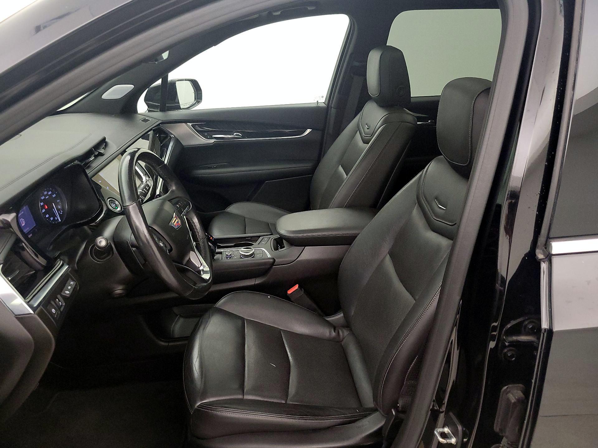 Thumbnail: 2020 Cadillac XT6 - 11