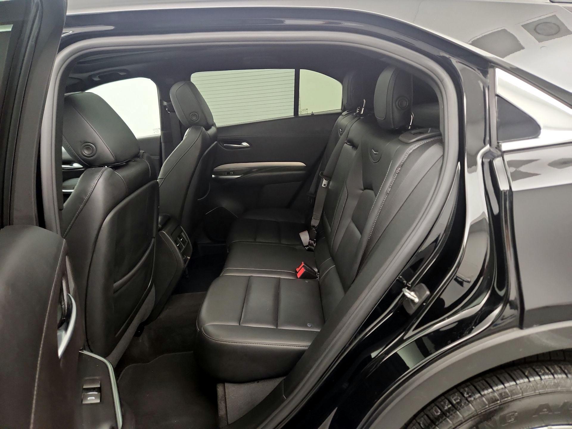 Thumbnail: 2023 Cadillac XT4 - 18