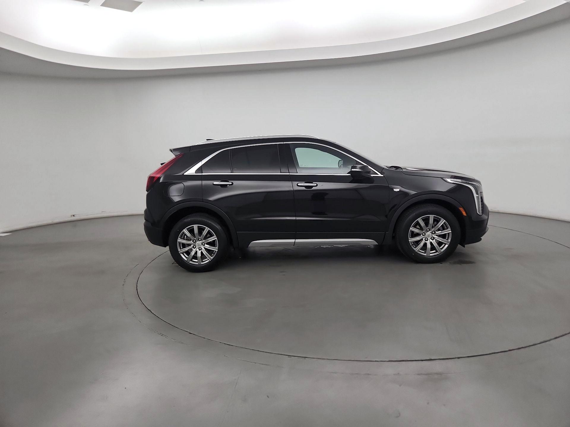 Thumbnail: 2023 Cadillac XT4 - 4