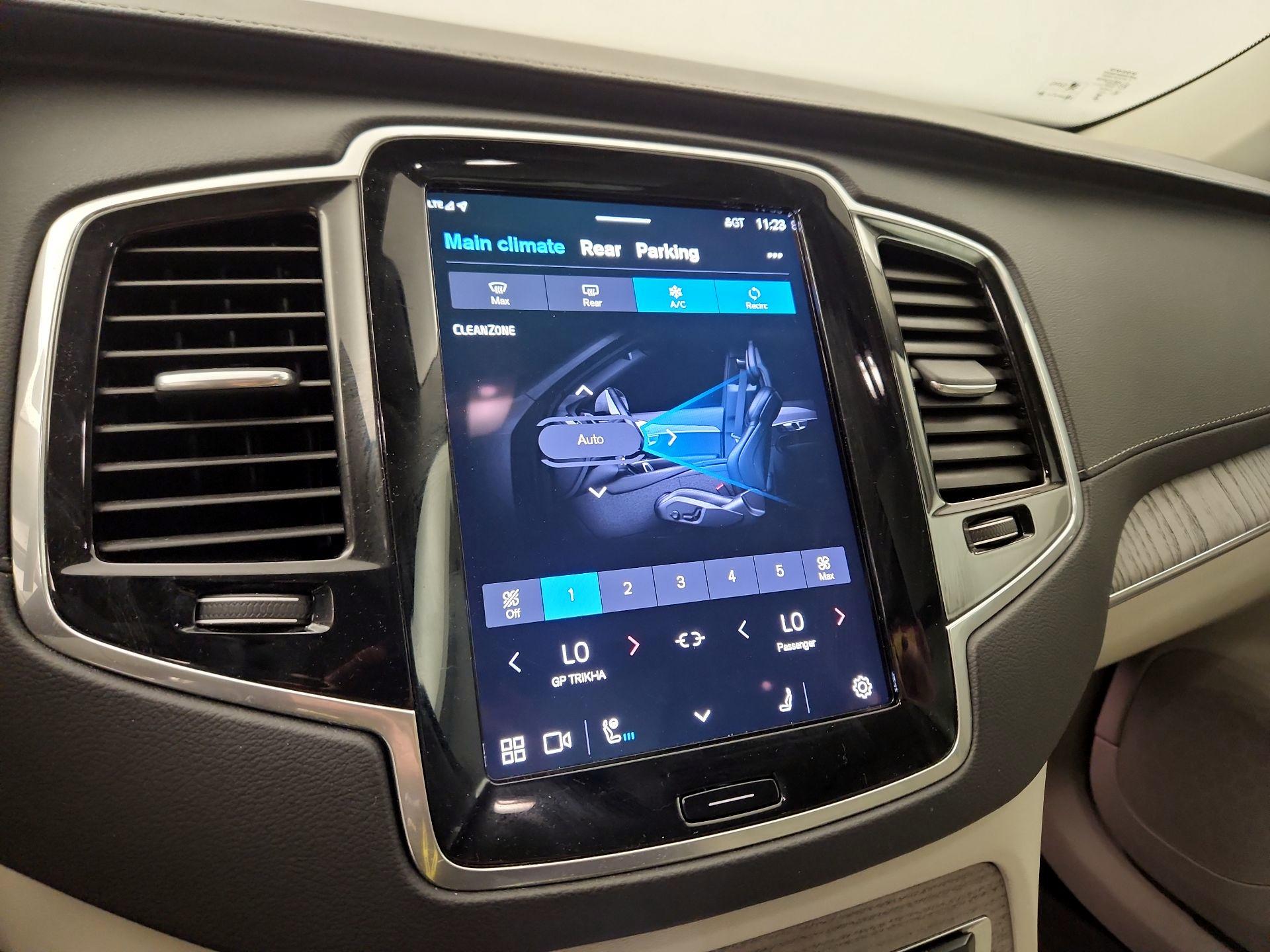 Thumbnail: 2024 Volvo XC90 - 16