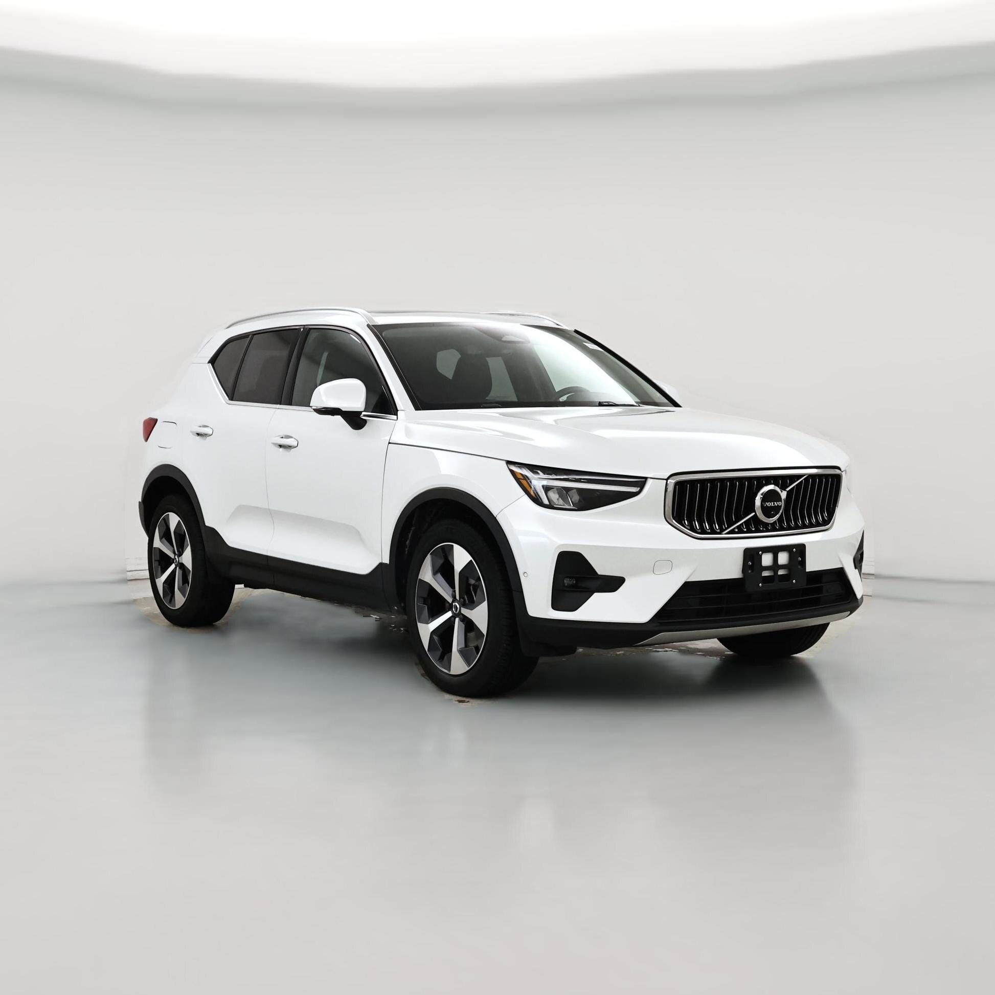 Thumbnail: 2023 Volvo XC40 - 1