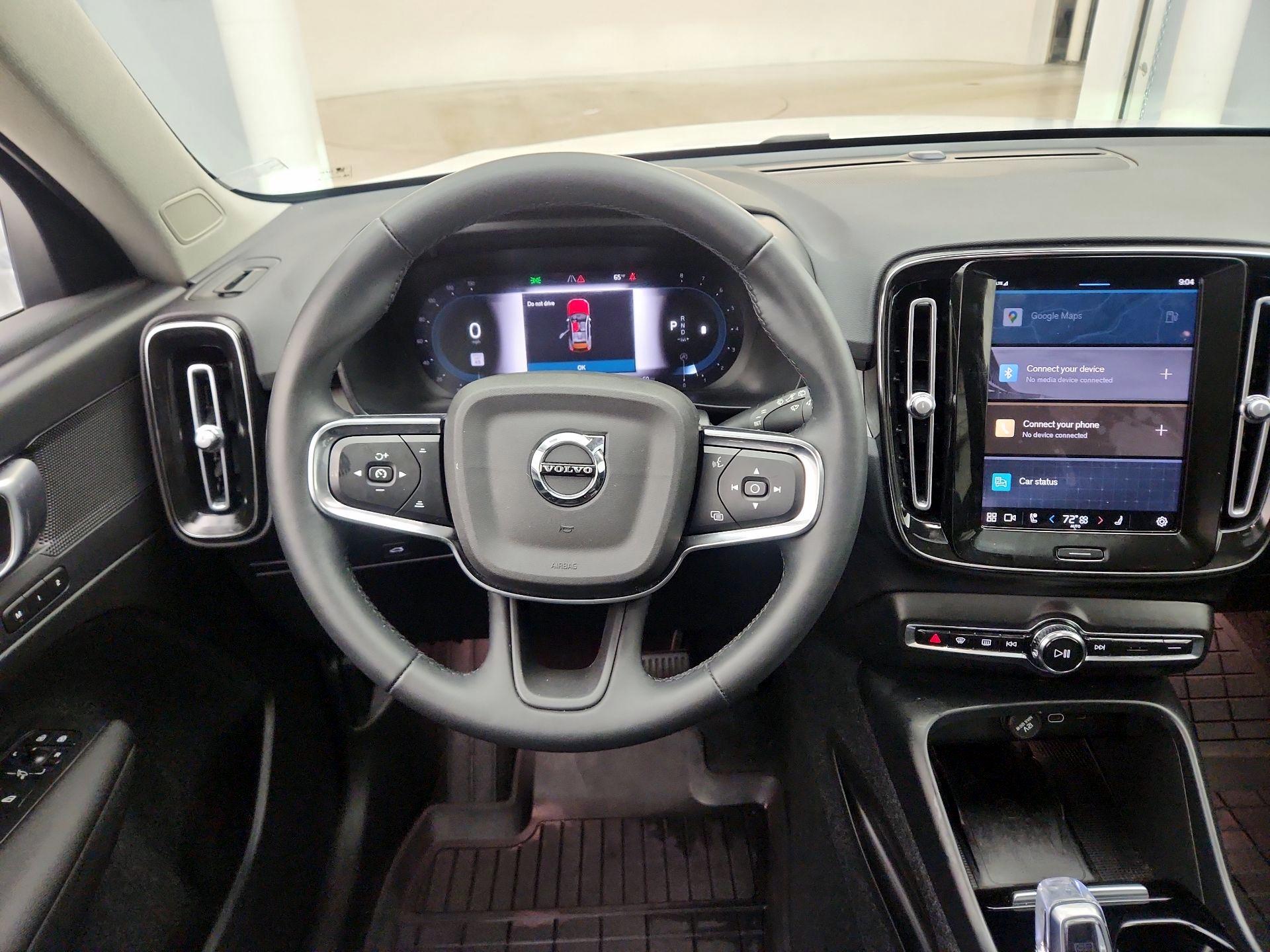 Thumbnail: 2023 Volvo XC40 - 10