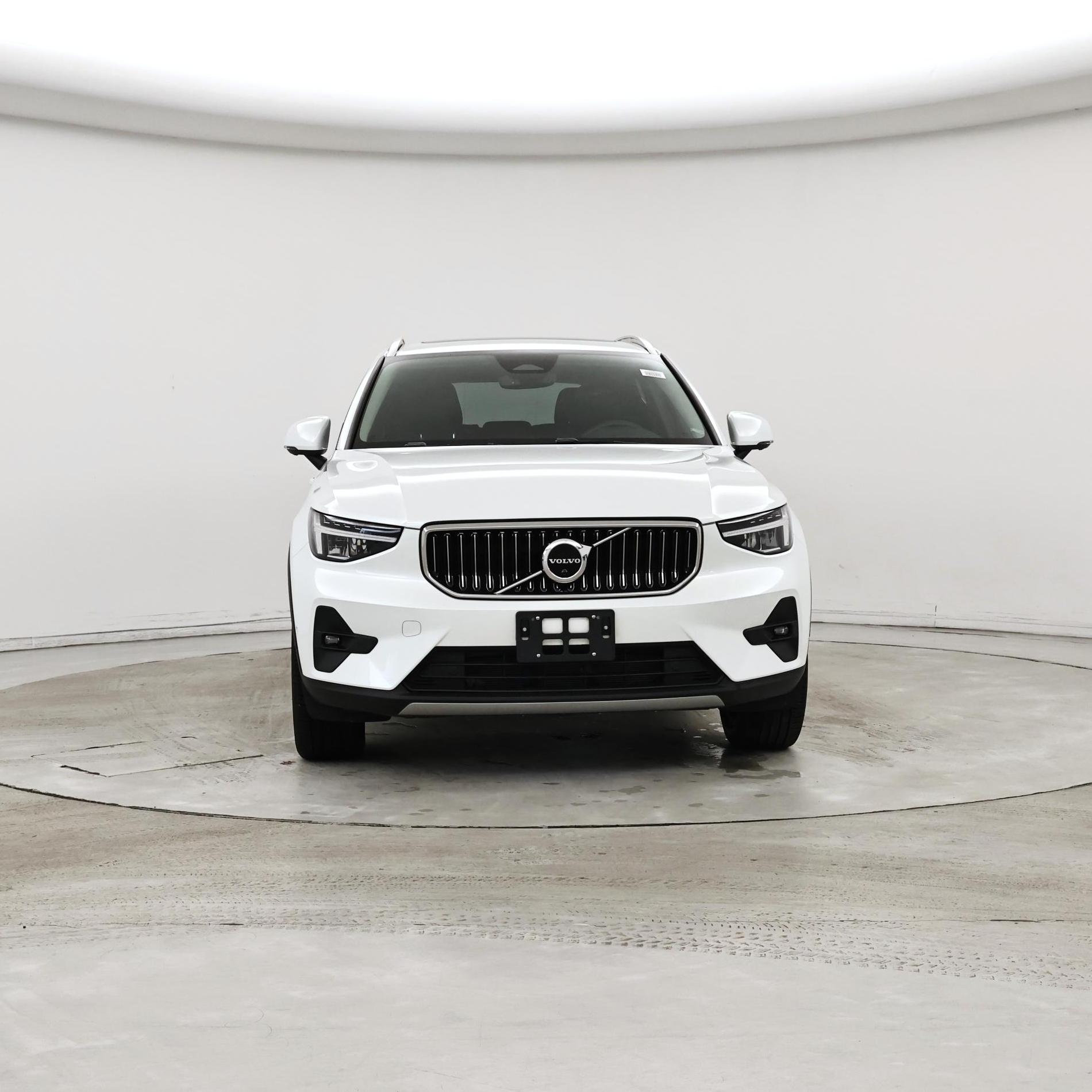 Thumbnail: 2023 Volvo XC40 - 5