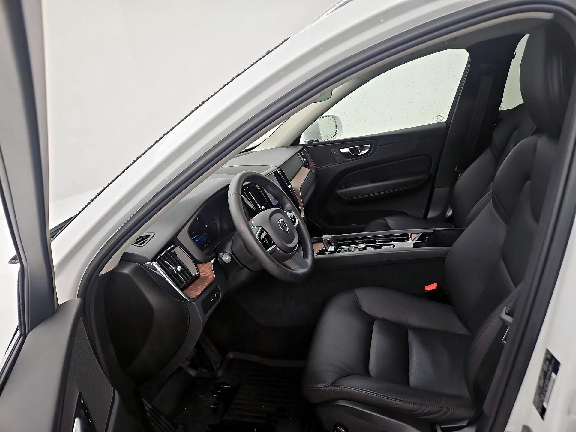 Thumbnail: 2023 Volvo XC60 - 11