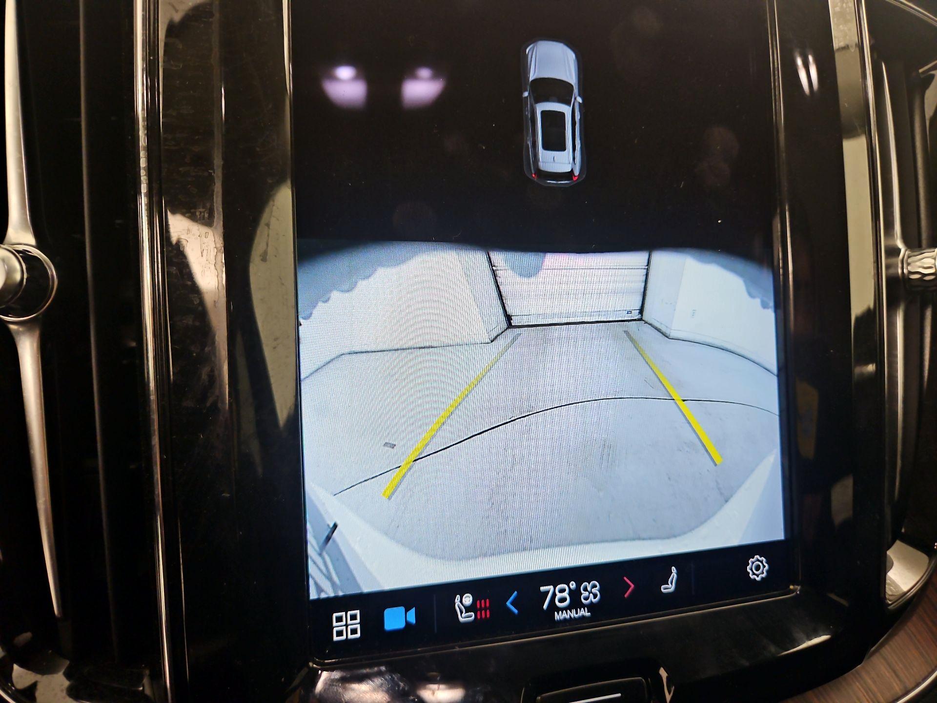 Thumbnail: 2023 Volvo XC60 - 15