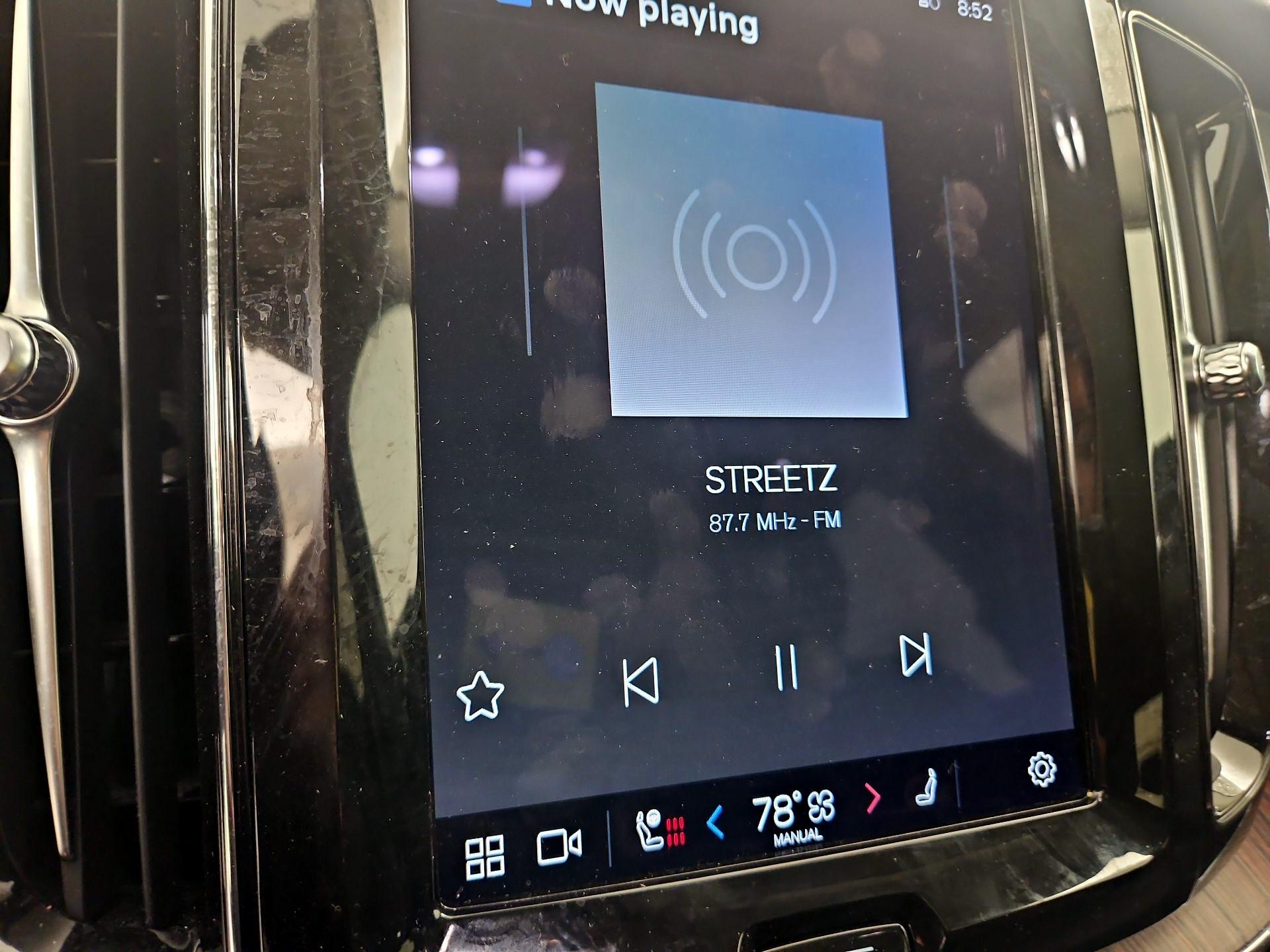 Thumbnail: 2023 Volvo XC60 - 16