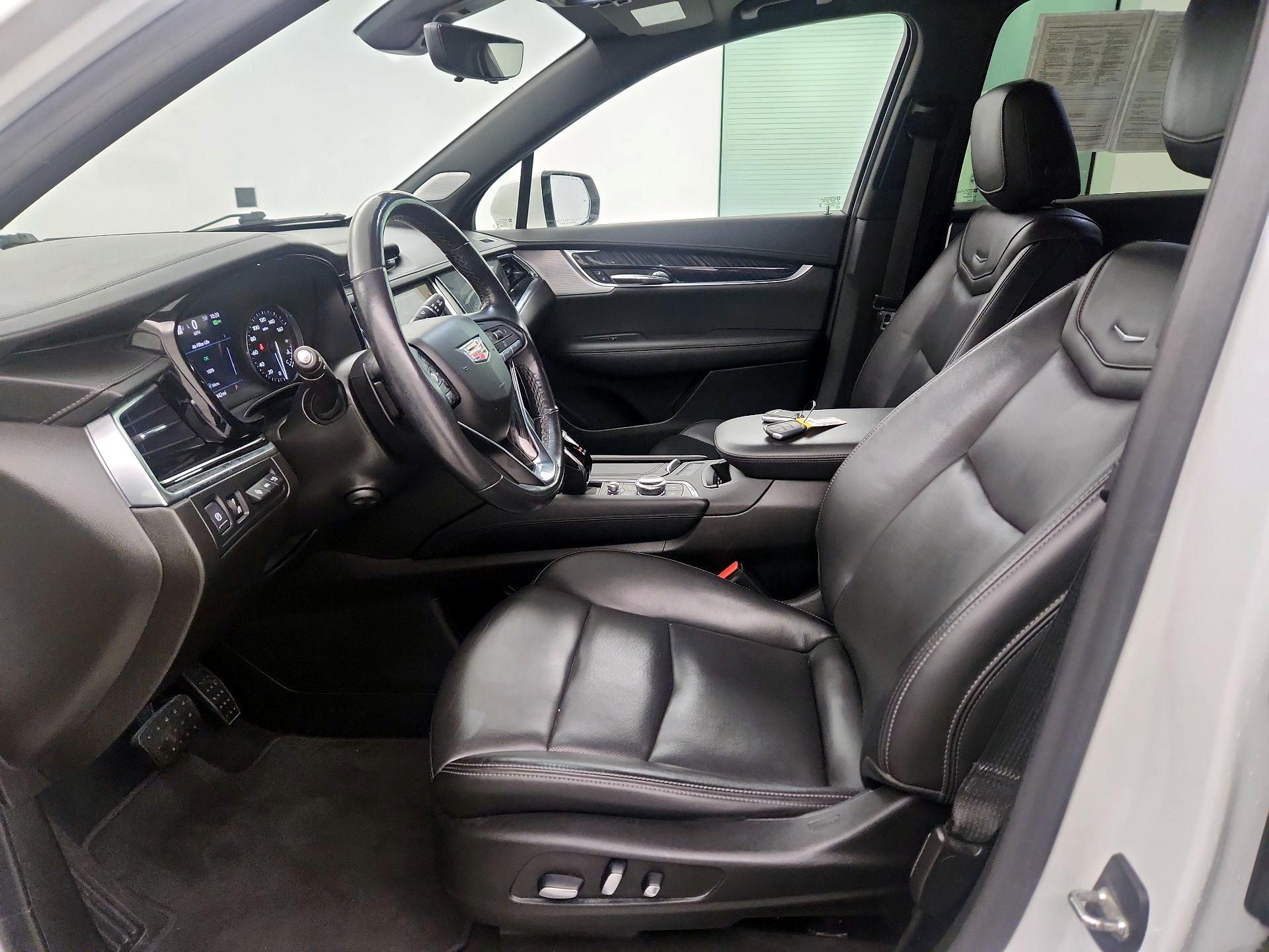 Thumbnail: 2022 Cadillac XT6 - 9