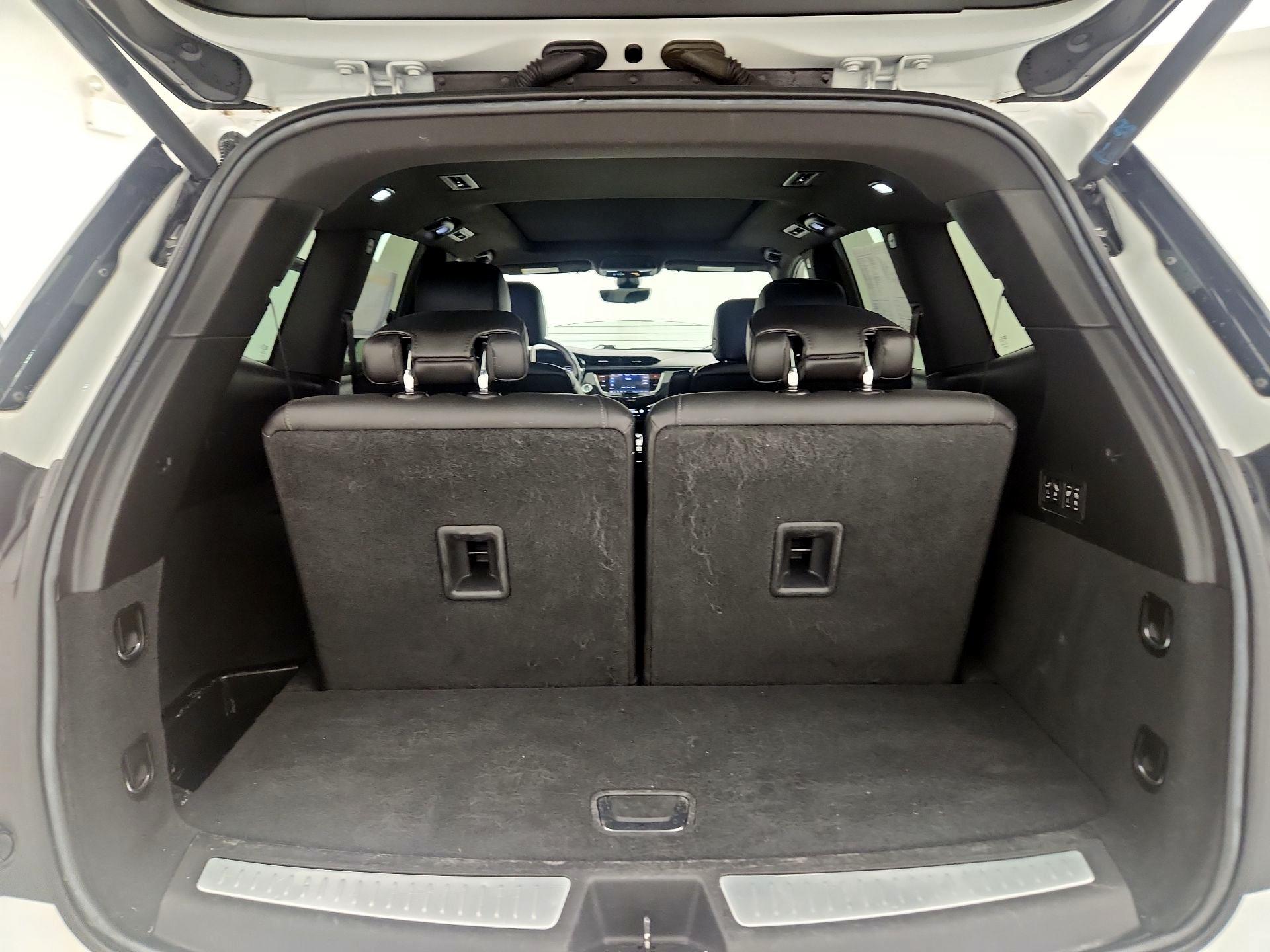 Thumbnail: 2022 Cadillac XT6 - 19