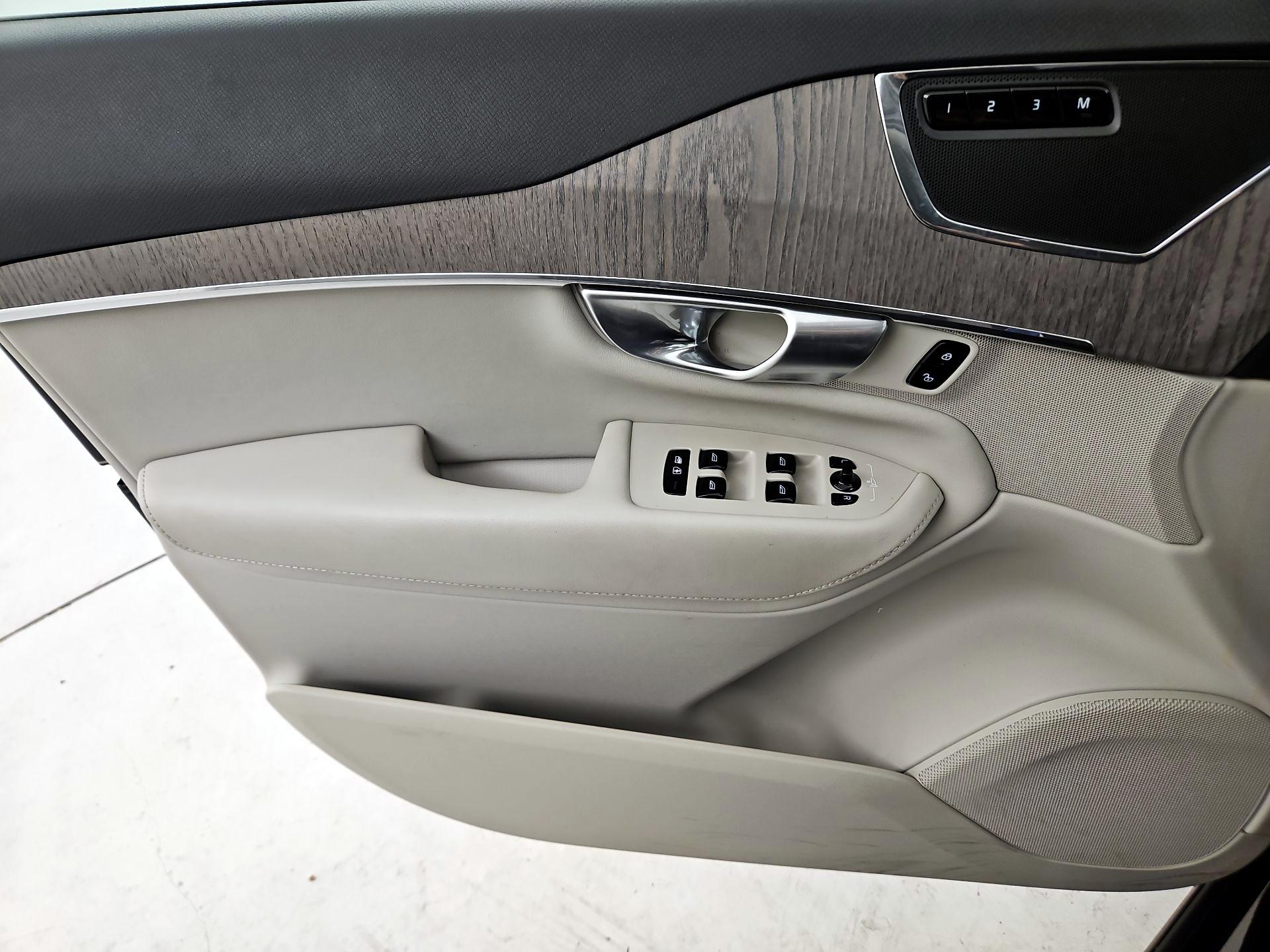 Thumbnail: 2023 Volvo XC90 - 12