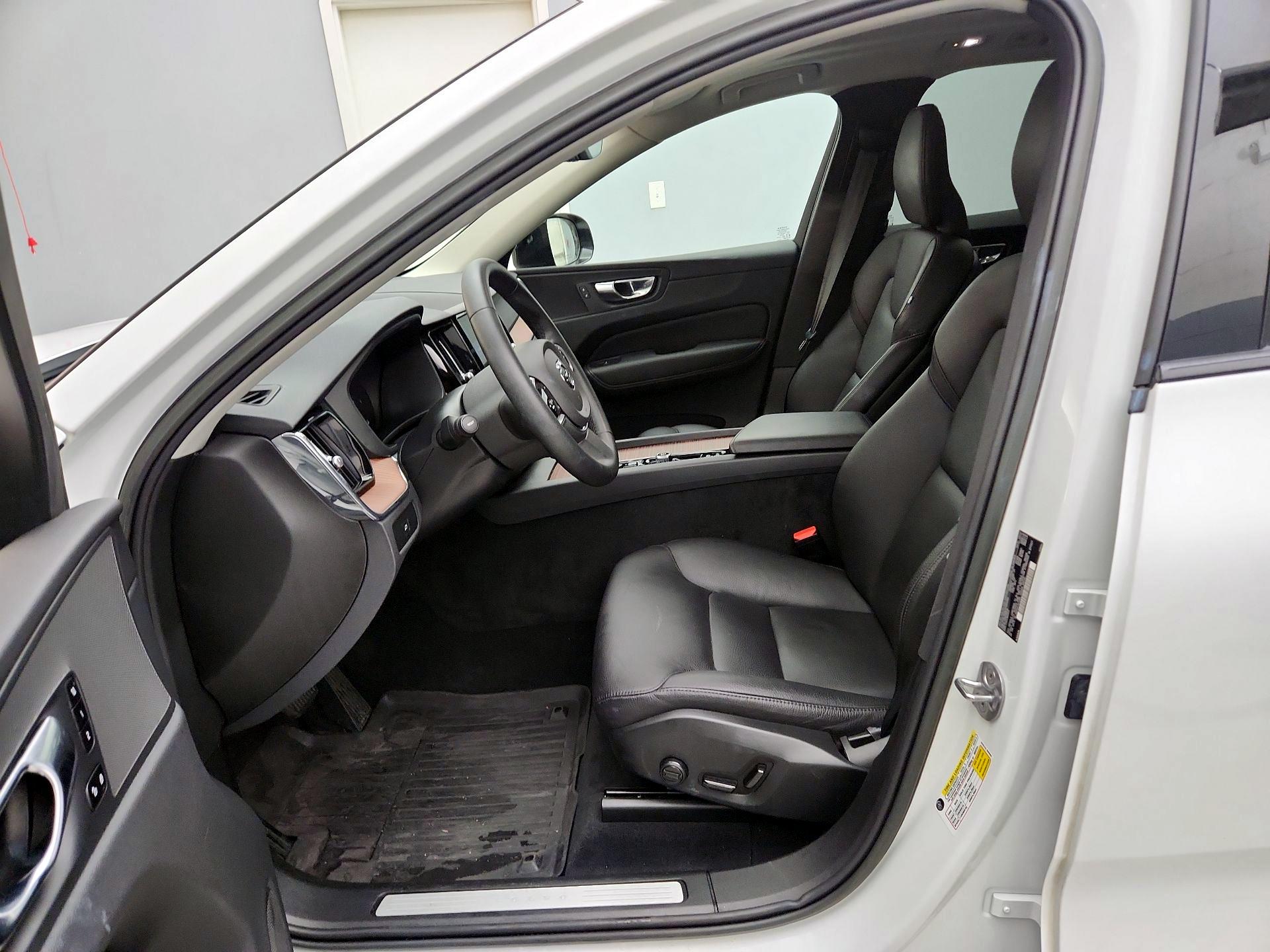 Thumbnail: 2023 Volvo XC60 - 11