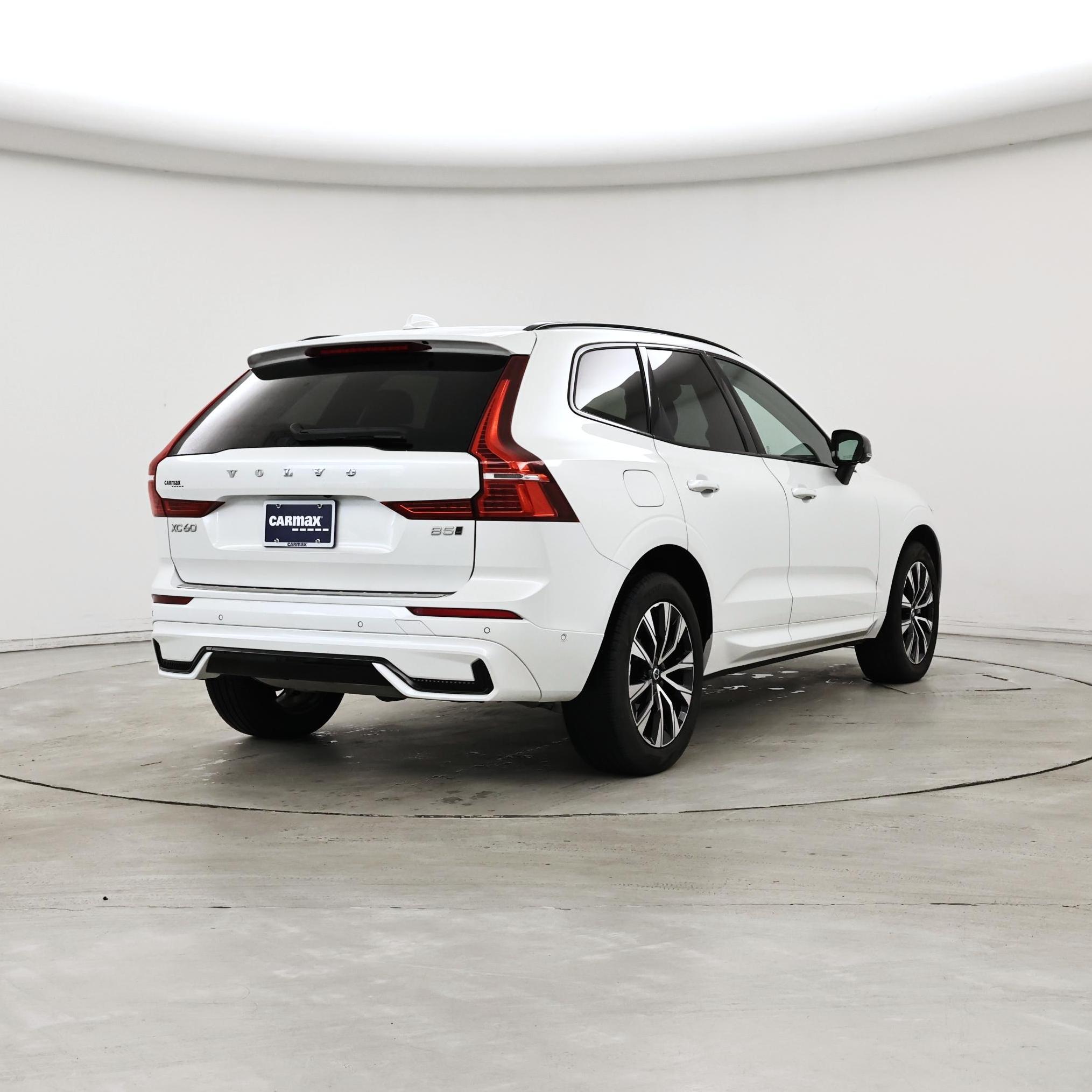 Thumbnail: 2023 Volvo XC60 - 8