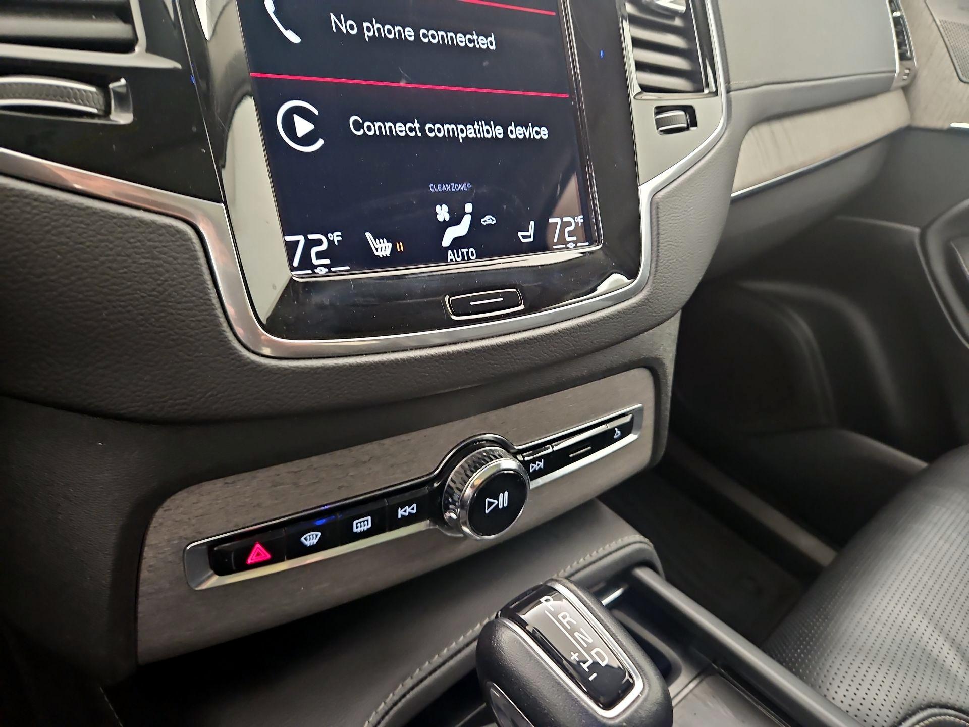 Thumbnail: 2022 Volvo XC90 - 17