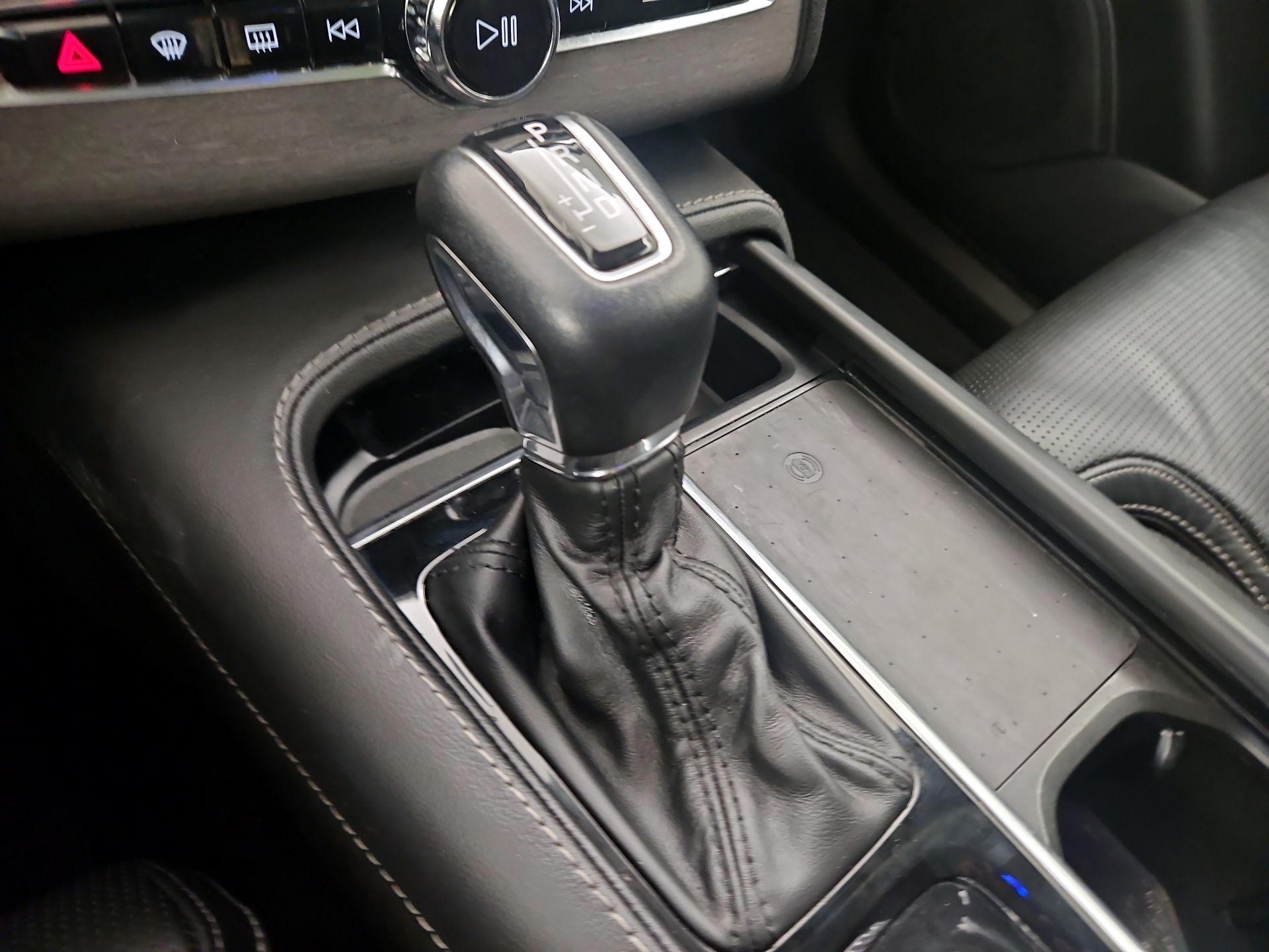 Thumbnail: 2022 Volvo XC90 - 18