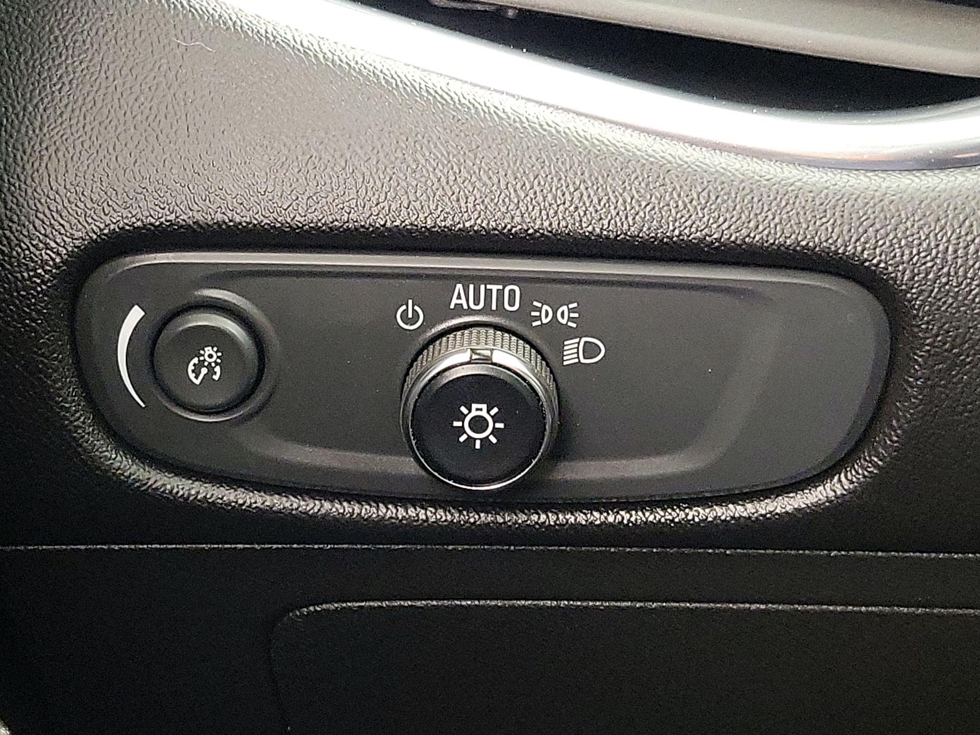 Thumbnail: 2023 Chevrolet Malibu - 13