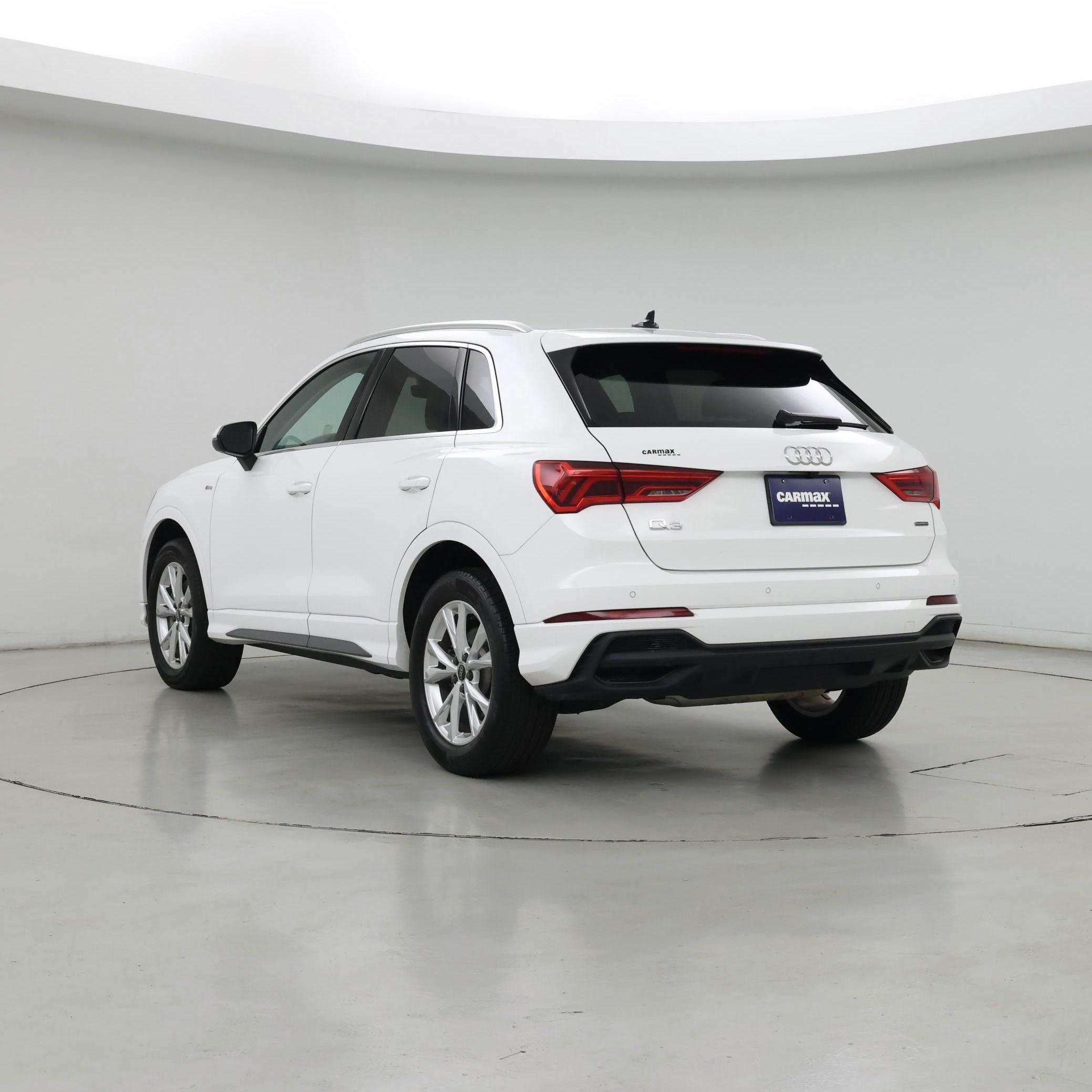 Thumbnail: 2023 Audi Q3 - 2