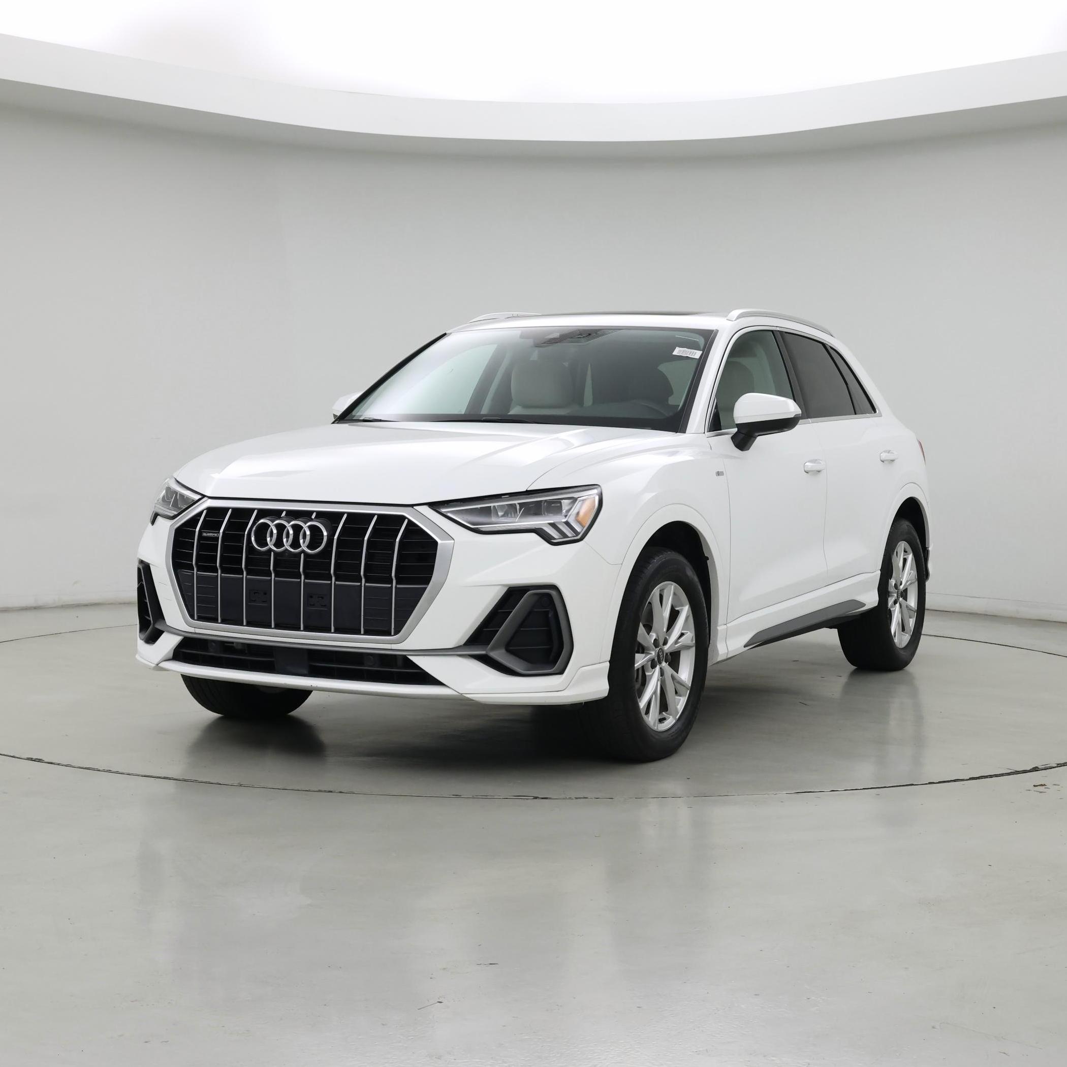 Thumbnail: 2023 Audi Q3 - 4
