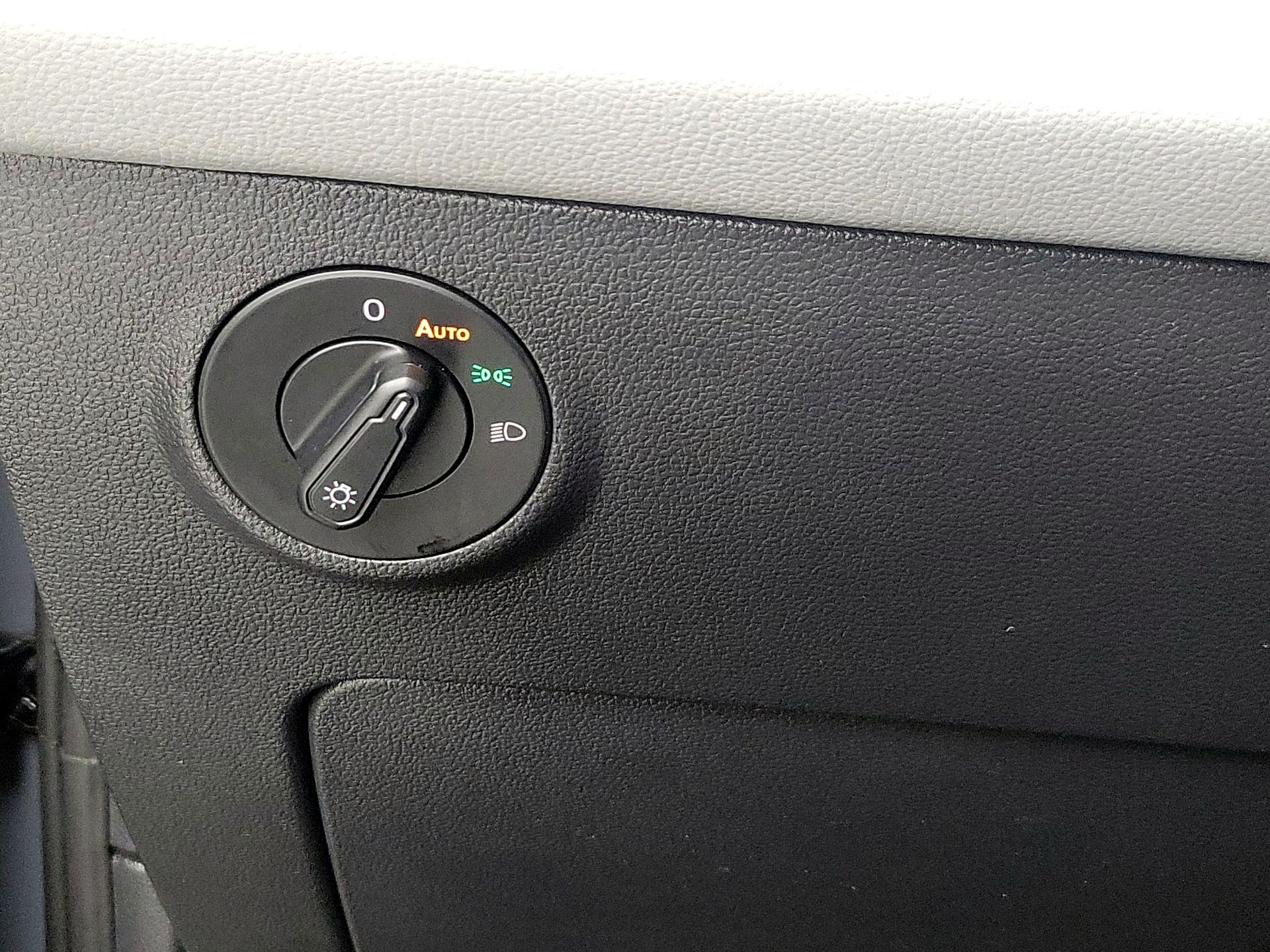 Thumbnail: 2022 Volkswagen Taos - 13