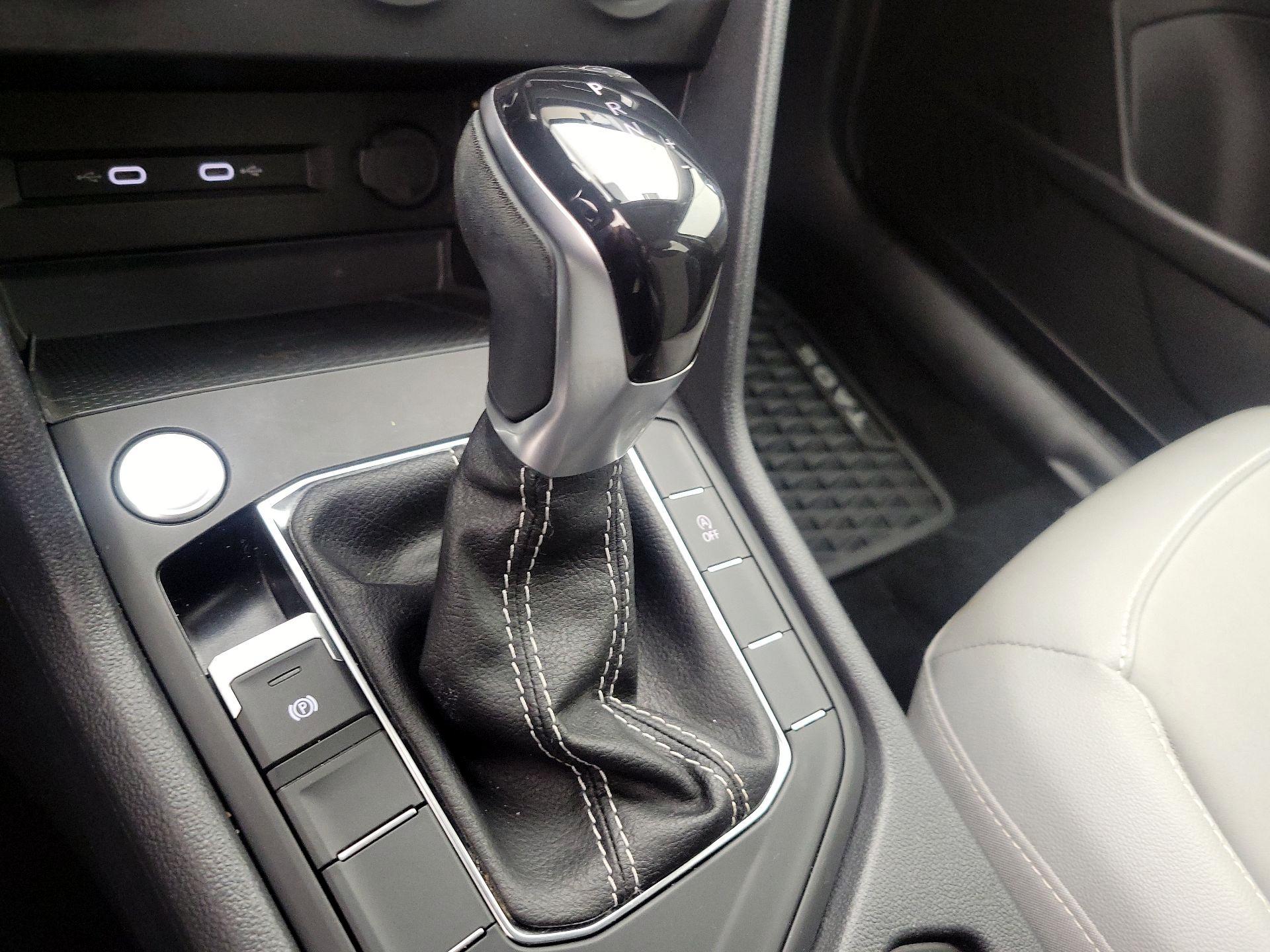 Thumbnail: 2022 Volkswagen Taos - 17