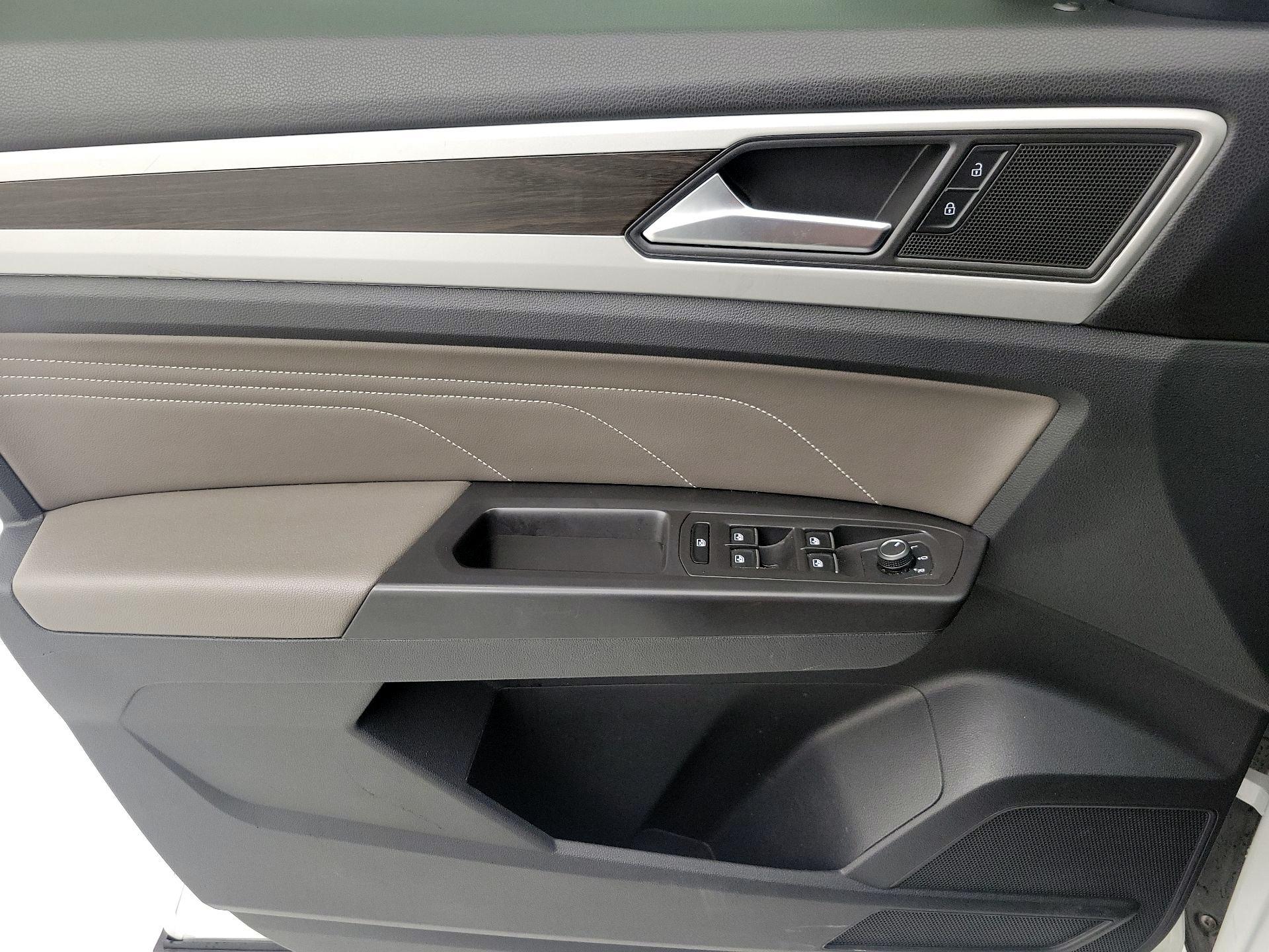 Thumbnail: 2023 Volkswagen Atlas - 12