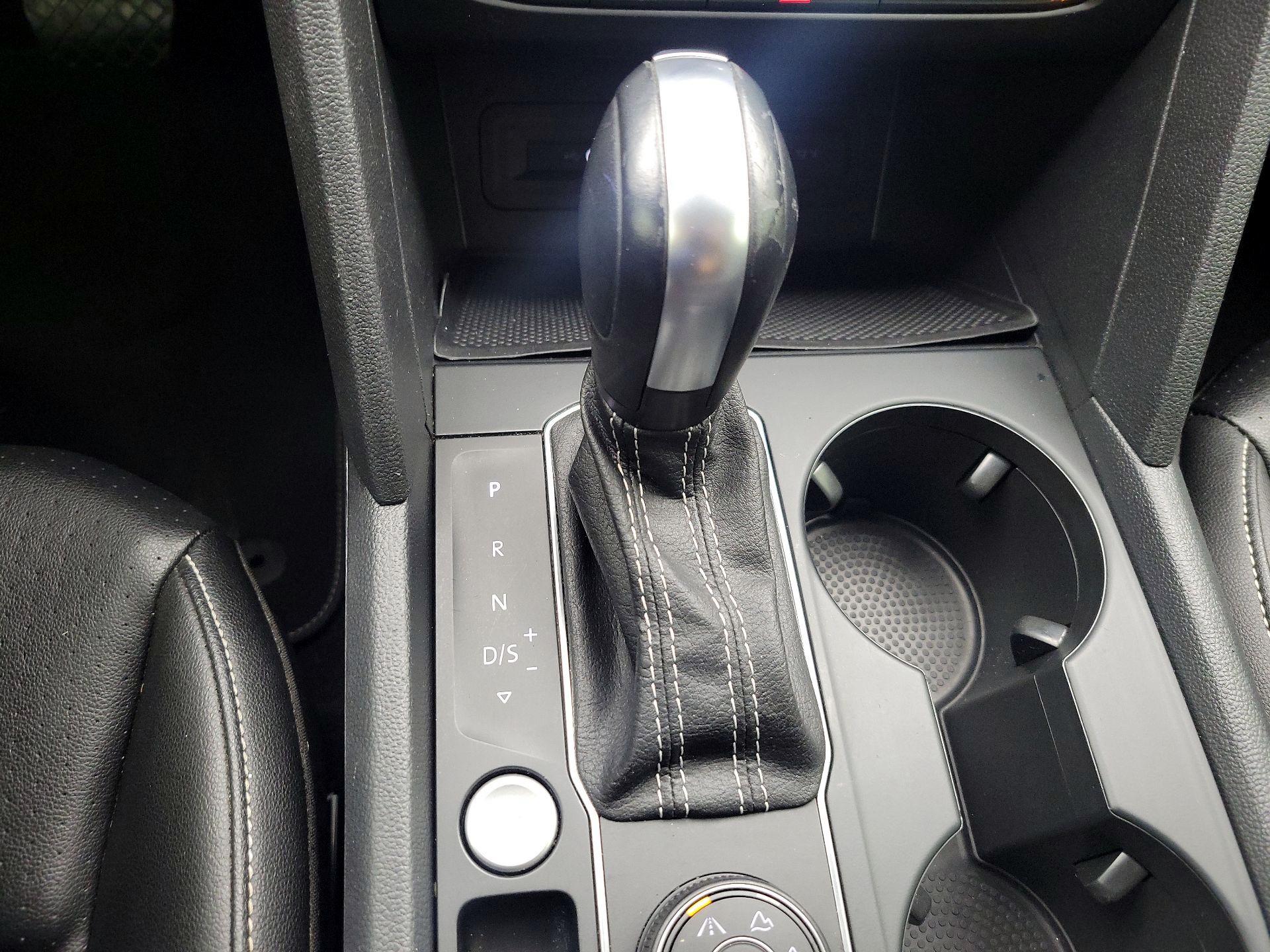 Thumbnail: 2023 Volkswagen Atlas - 17