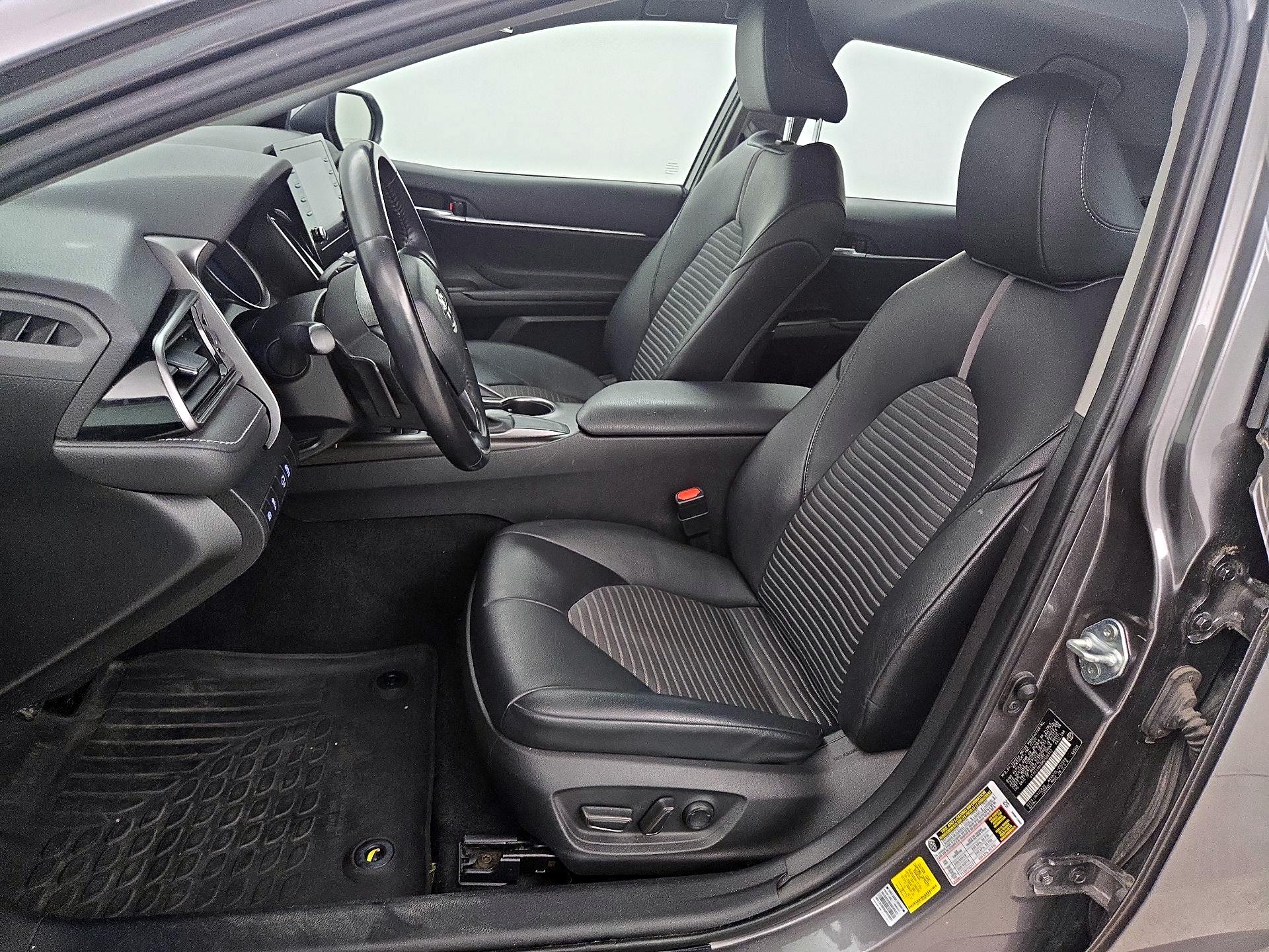 Thumbnail: 2021 Toyota Camry - 11