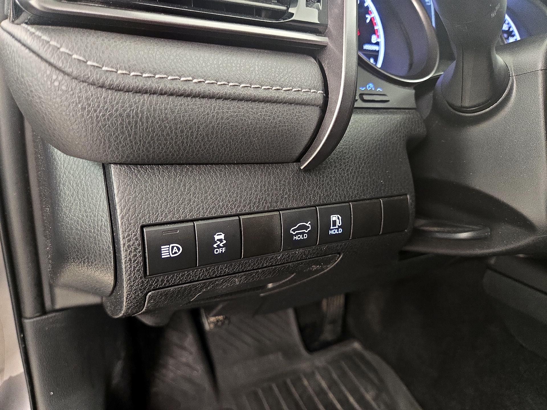 Thumbnail: 2021 Toyota Camry - 13