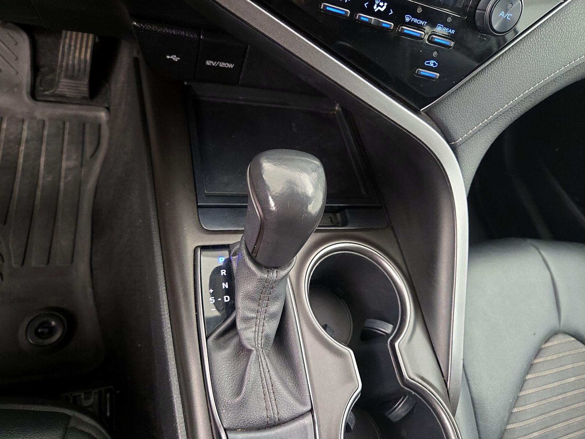 Thumbnail: 2021 Toyota Camry - 17